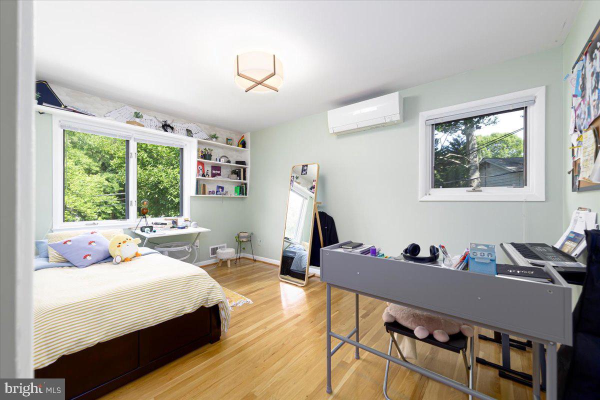 ROCK CREEK MANOR - Residential