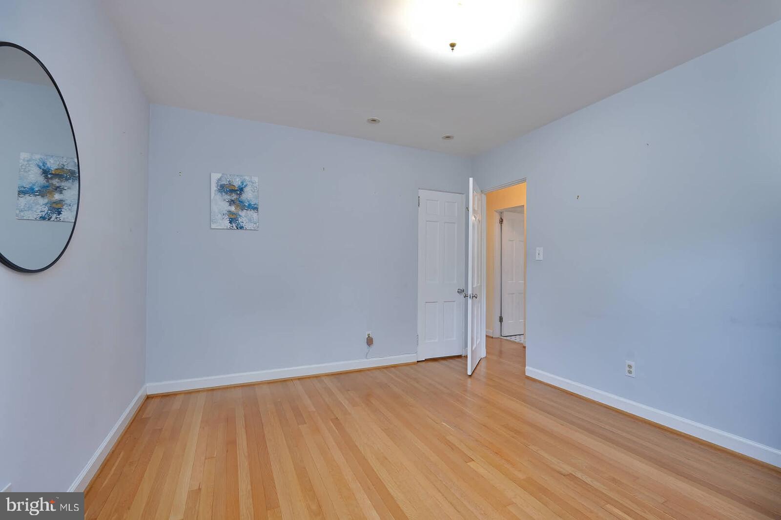 LYON VILLAGE - Residential