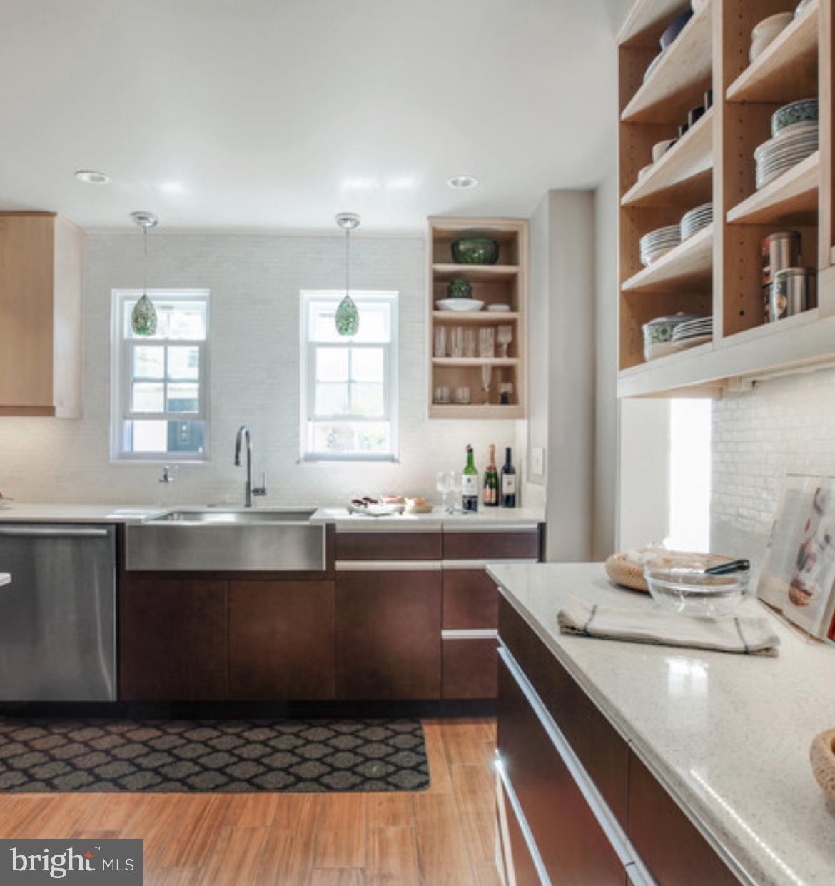 LYON VILLAGE - Residential