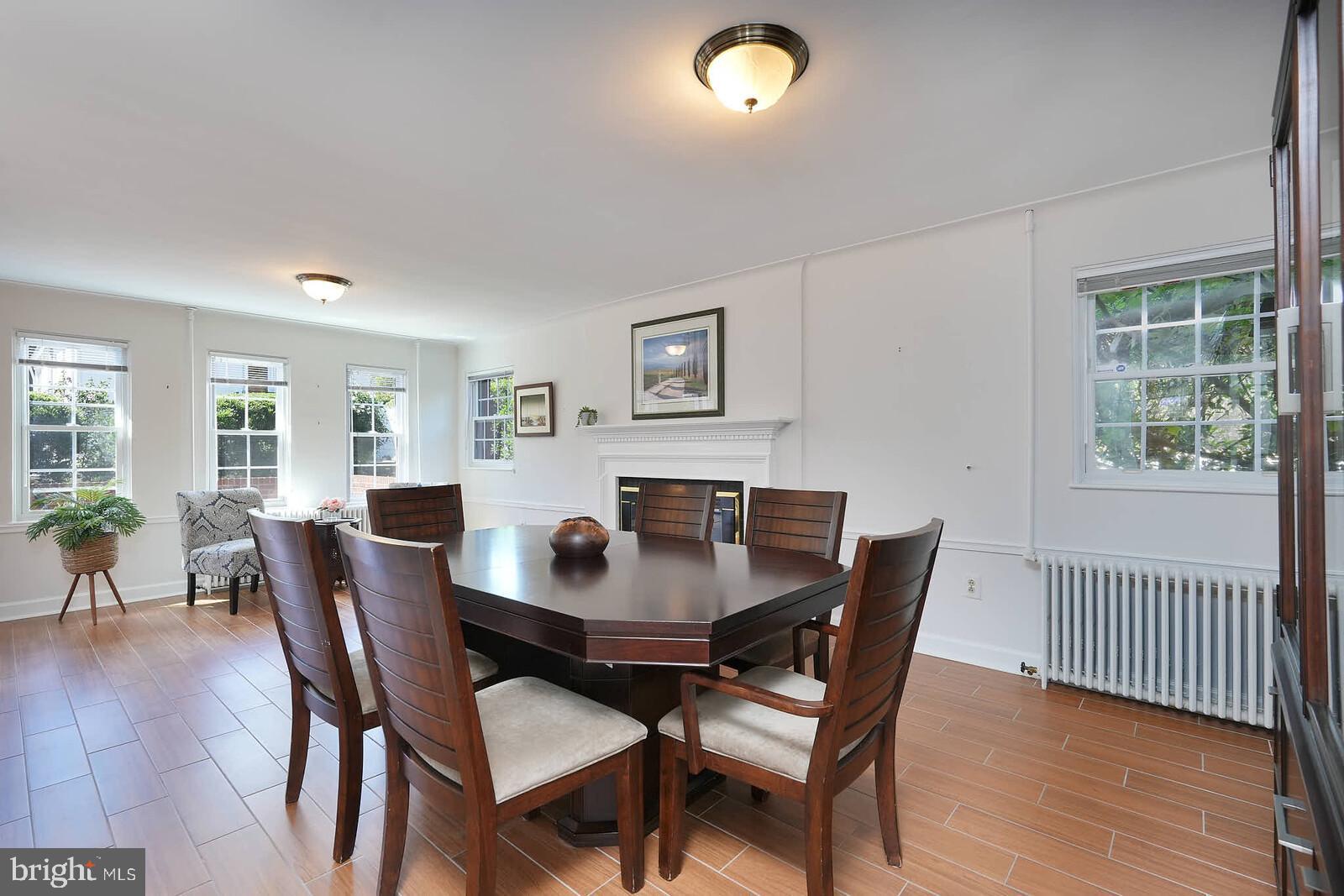 LYON VILLAGE - Residential