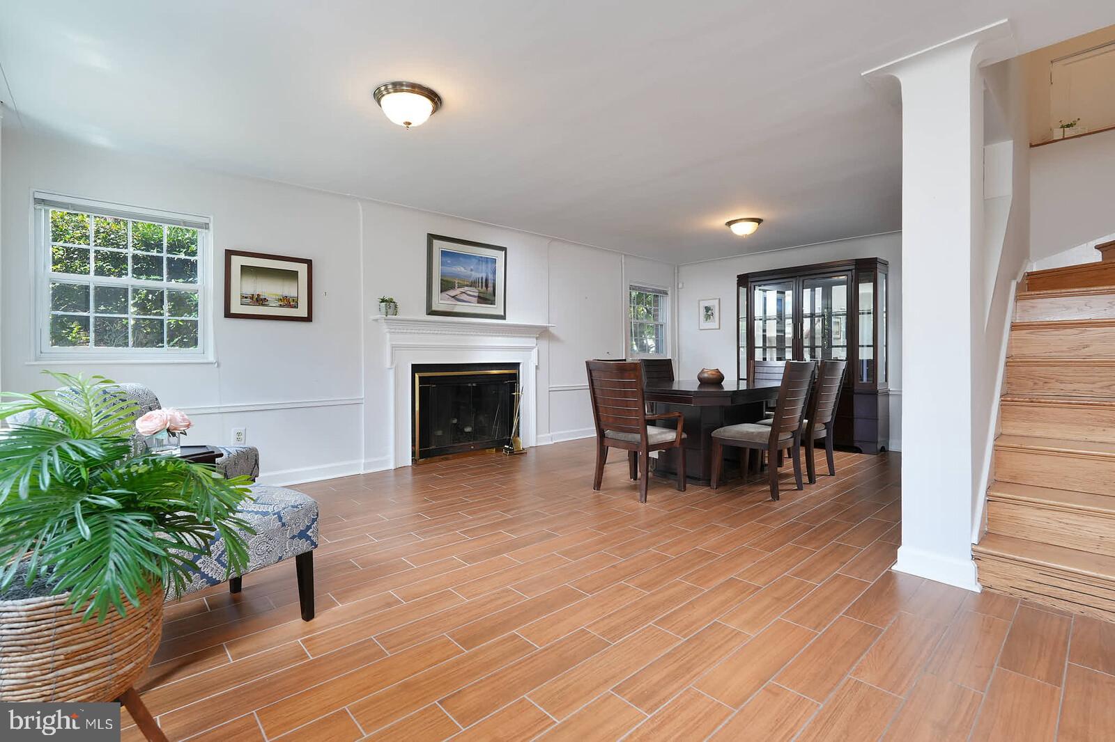 LYON VILLAGE - Residential