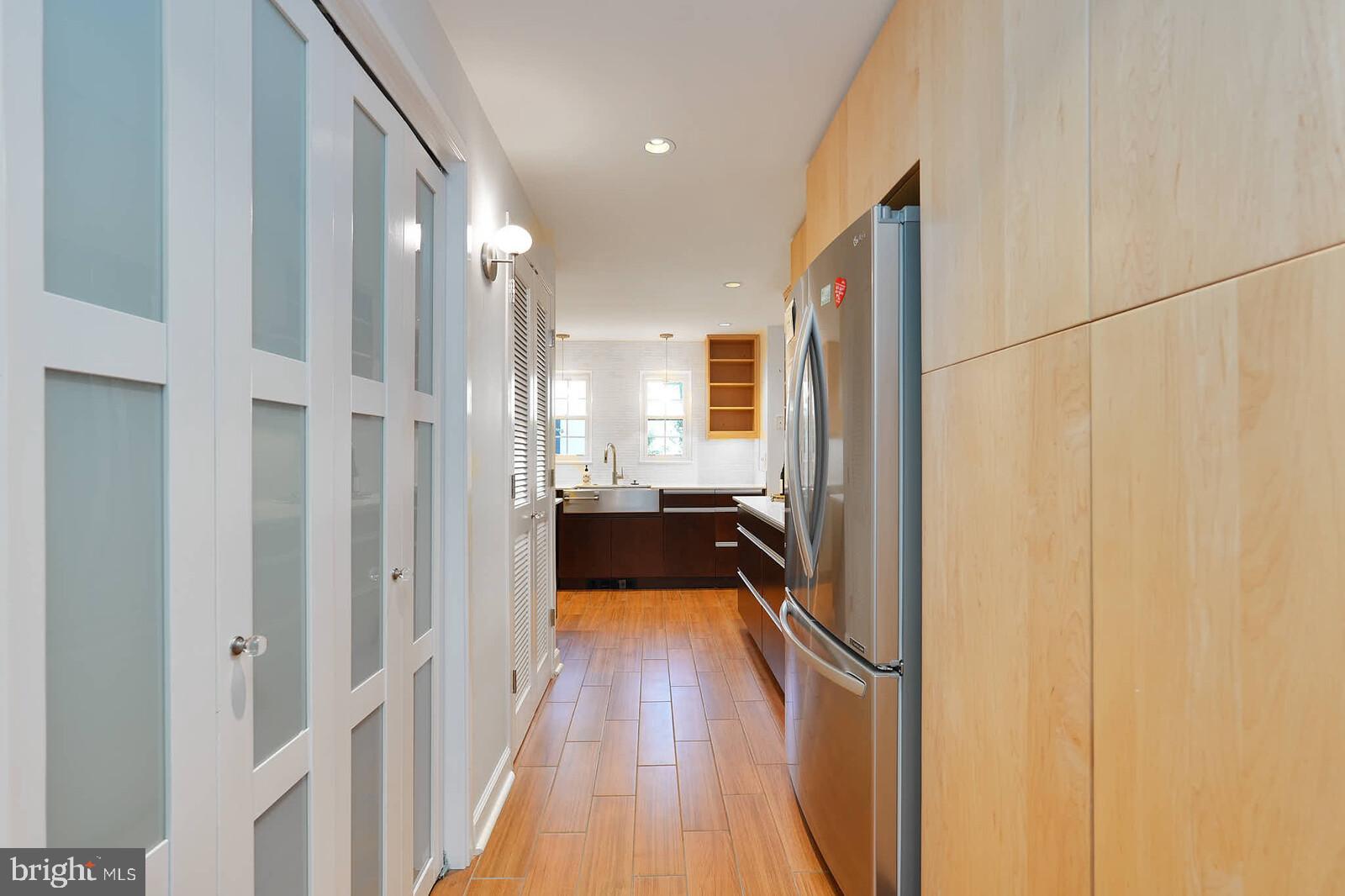 LYON VILLAGE - Residential