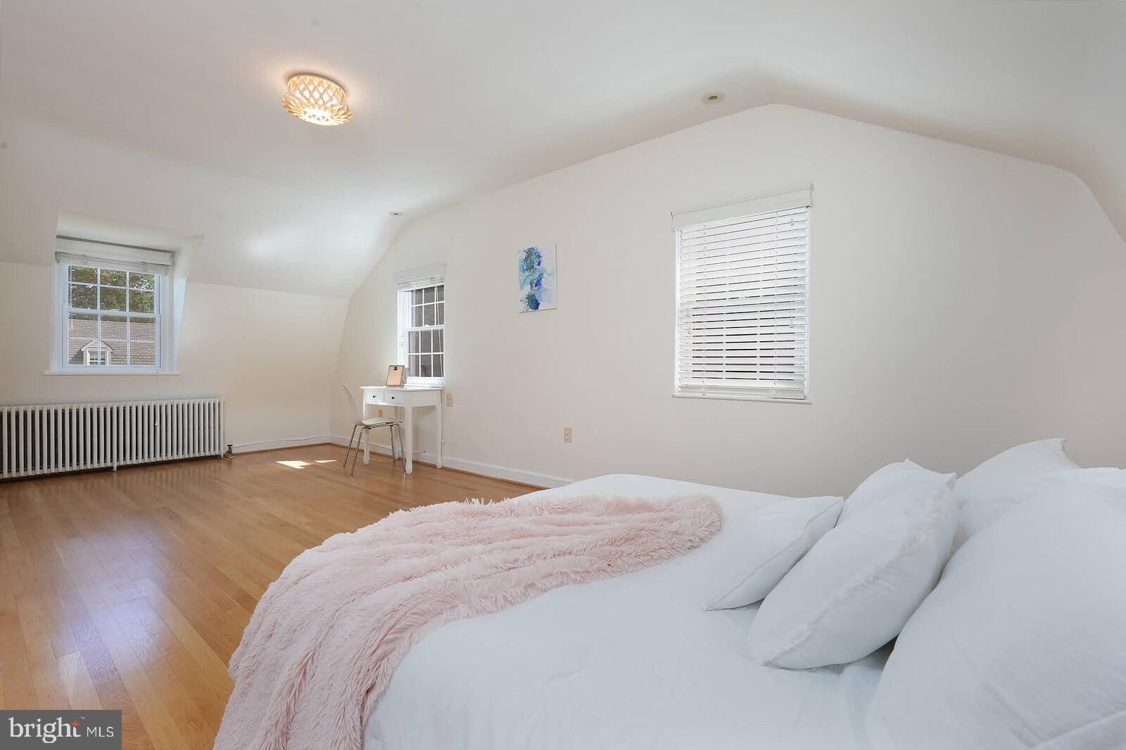 LYON VILLAGE - Residential