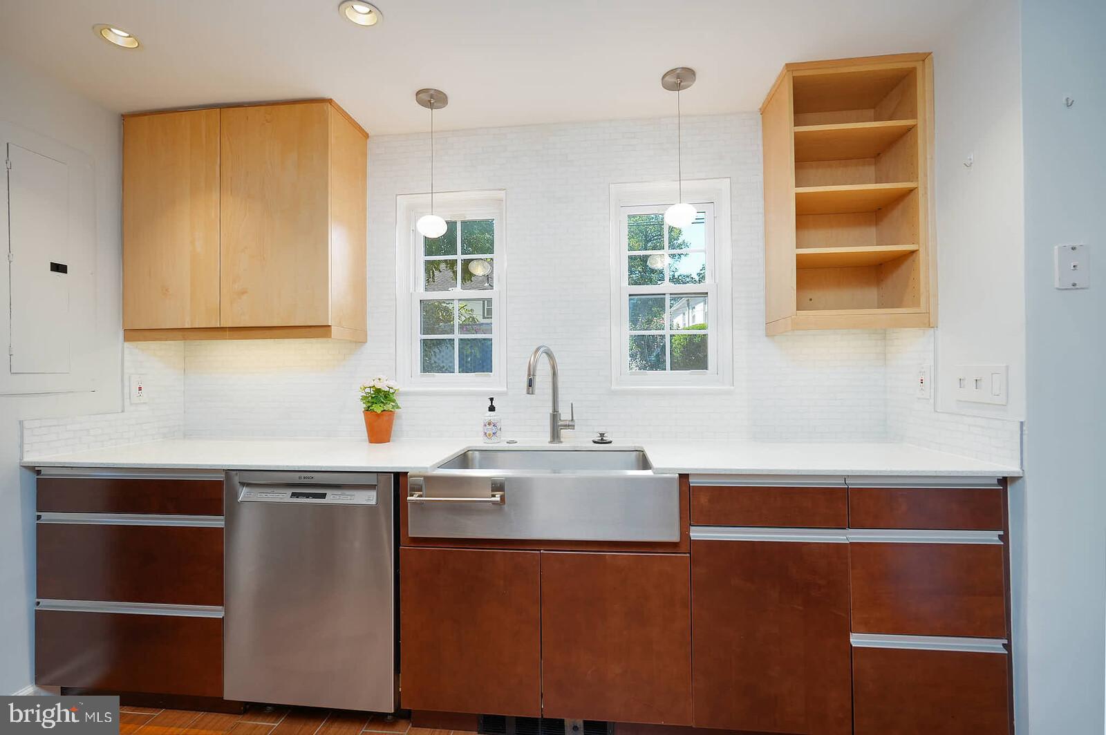 LYON VILLAGE - Residential