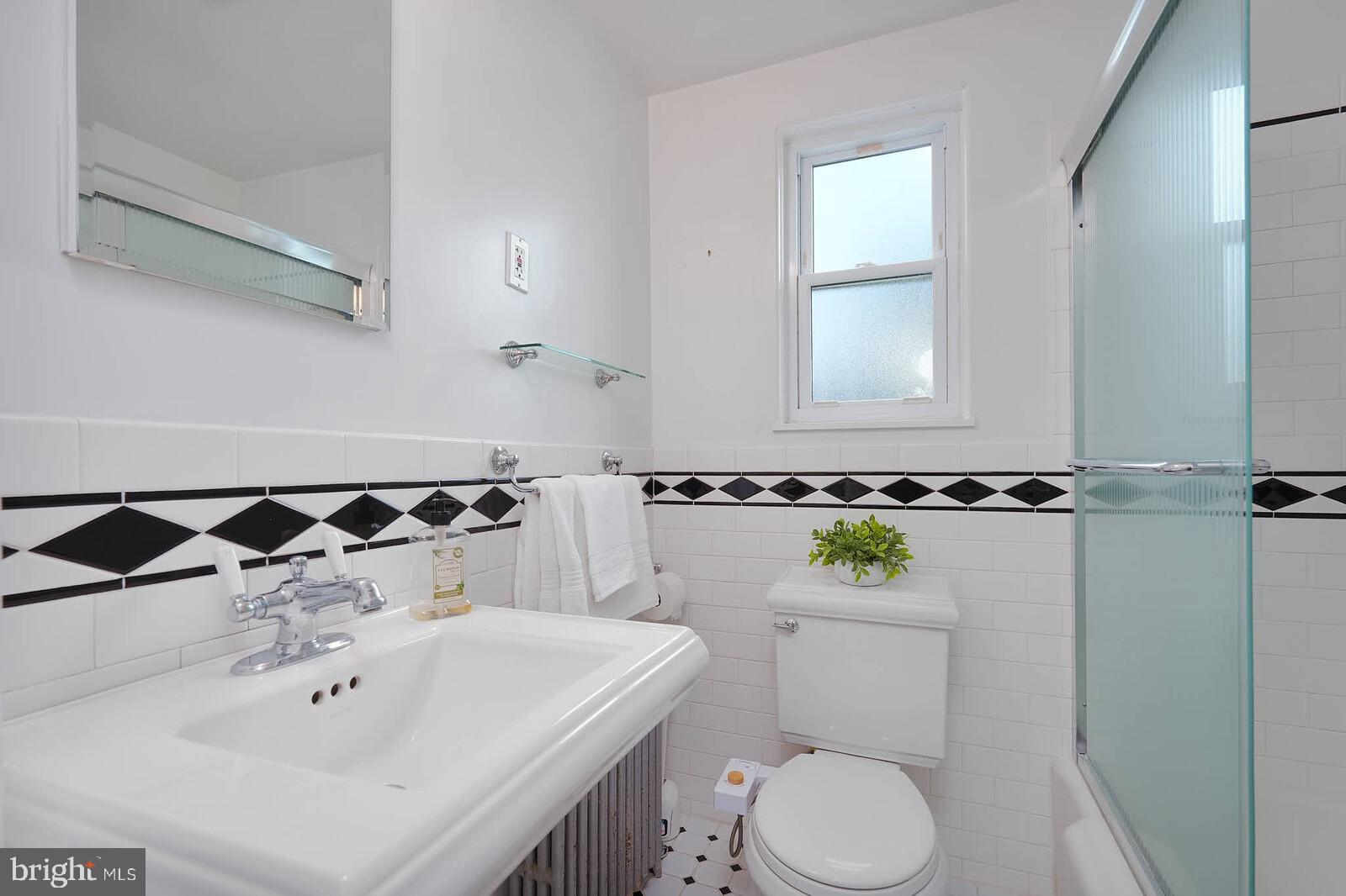 LYON VILLAGE - Residential