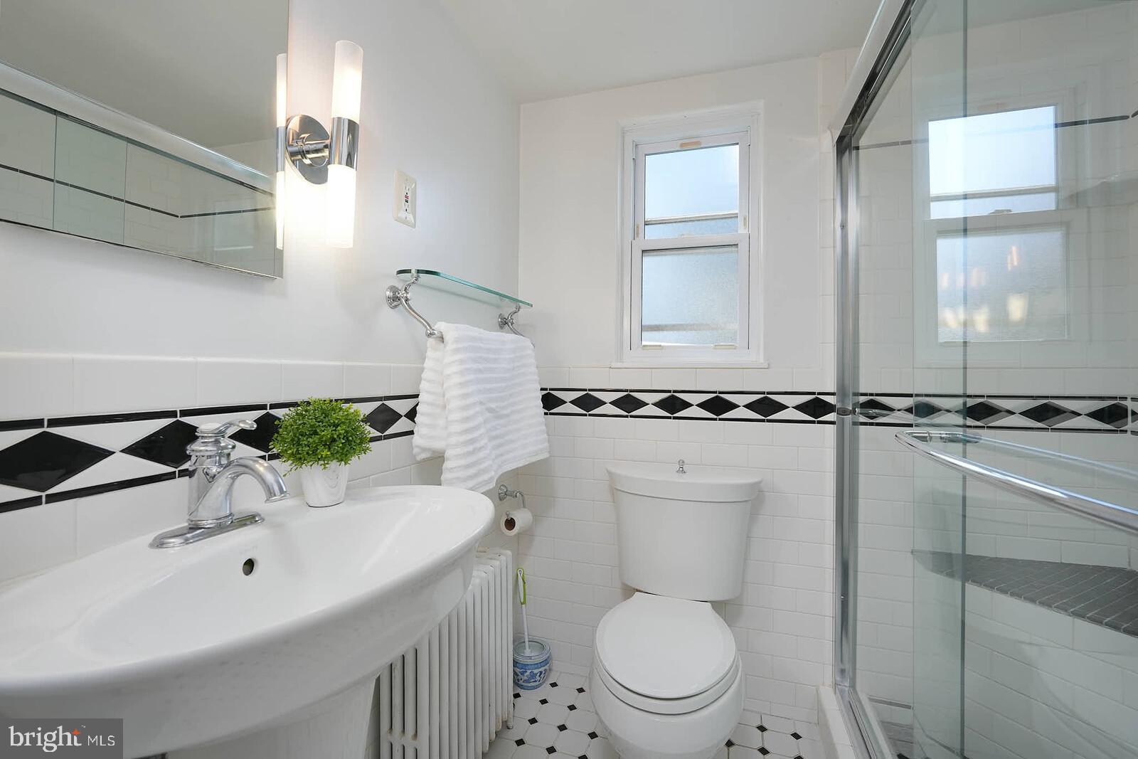 LYON VILLAGE - Residential