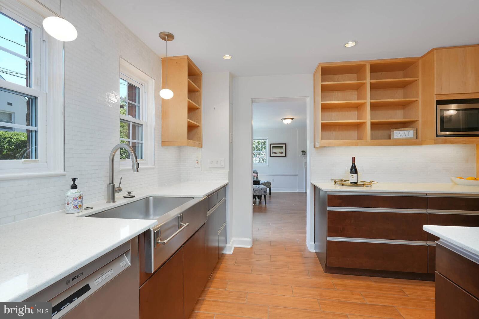 LYON VILLAGE - Residential