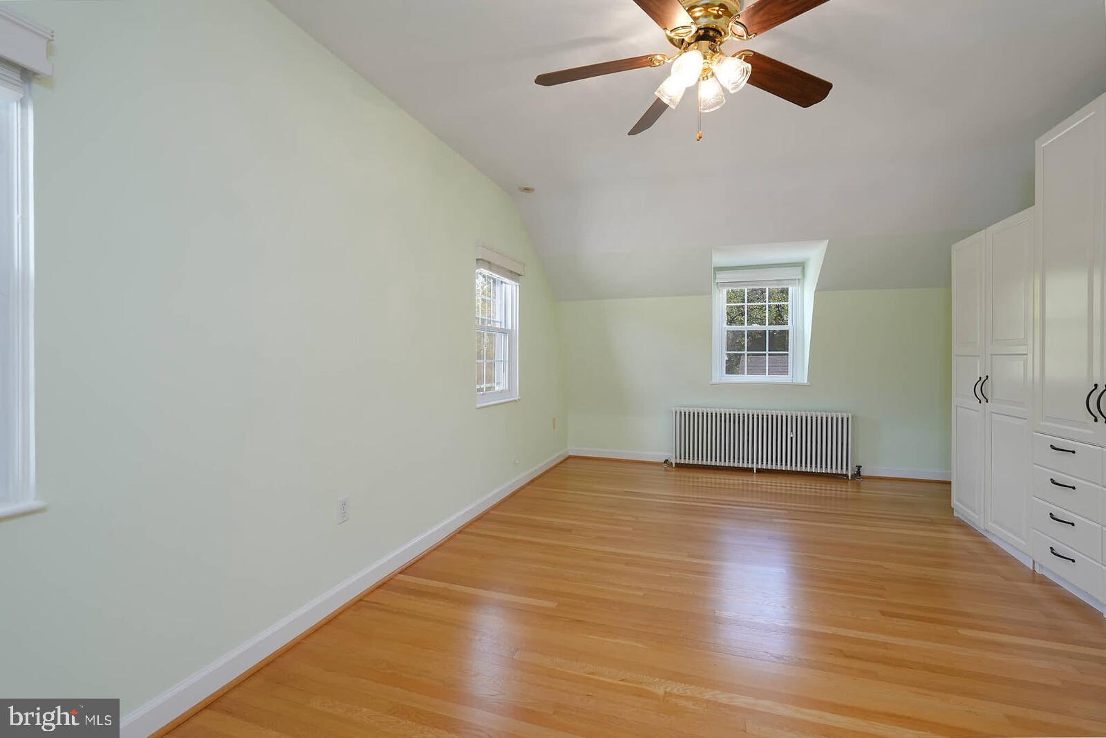 LYON VILLAGE - Residential