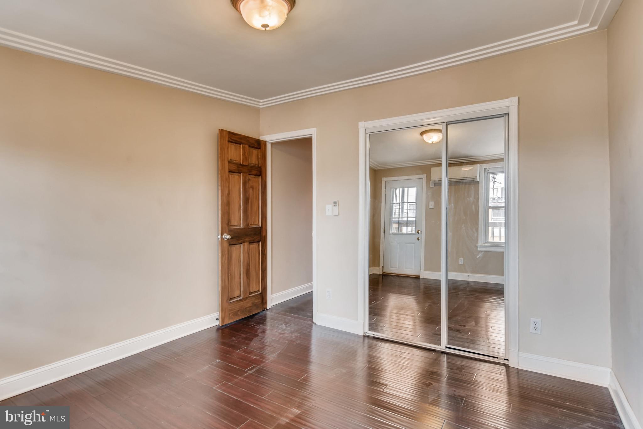 LOCUST POINT - Residential