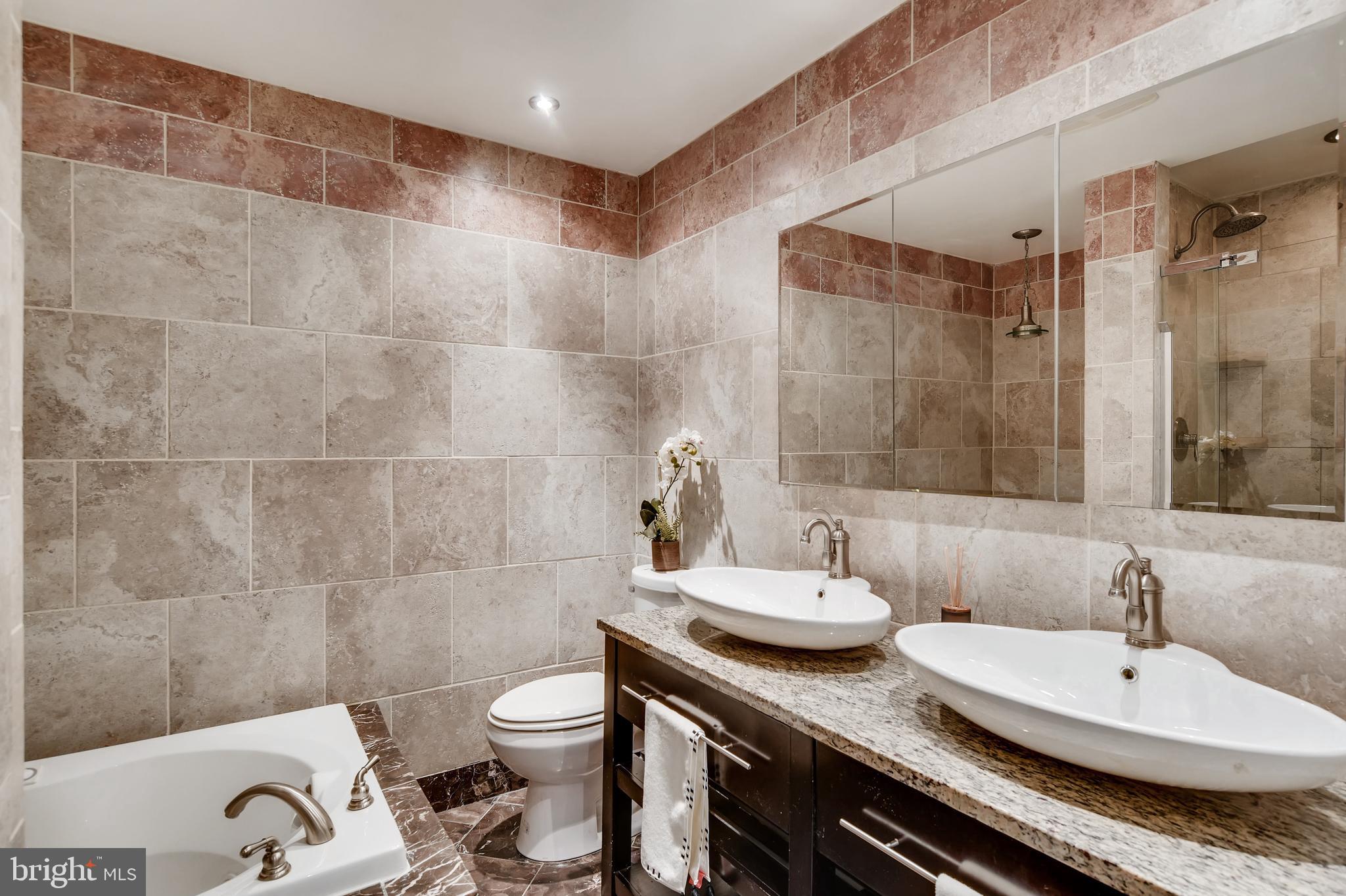 LOCUST POINT - Residential