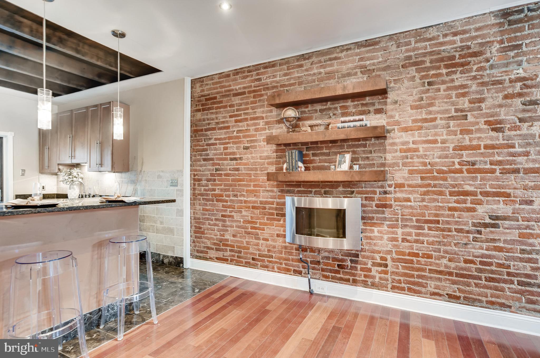 LOCUST POINT - Residential