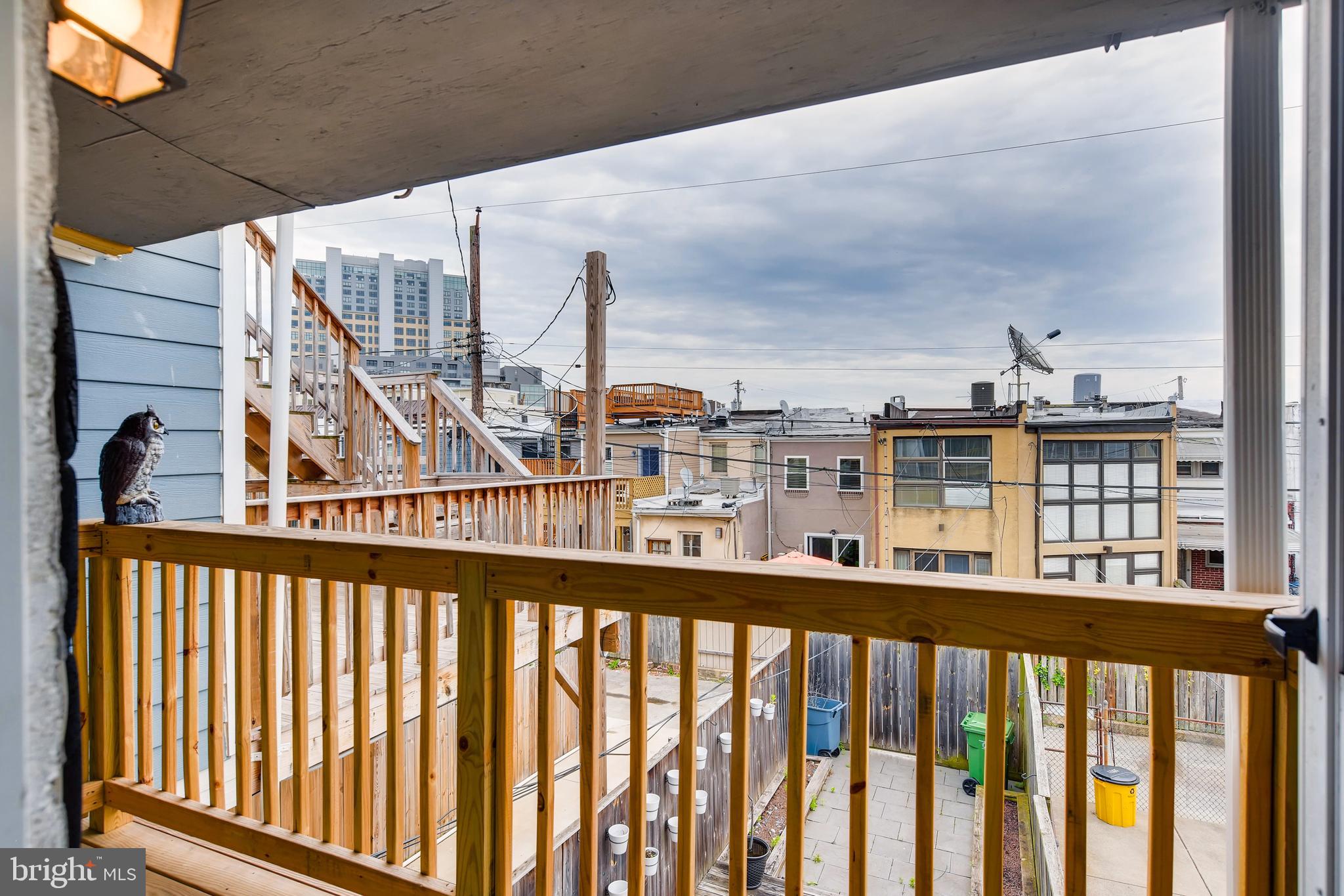 LOCUST POINT - Residential