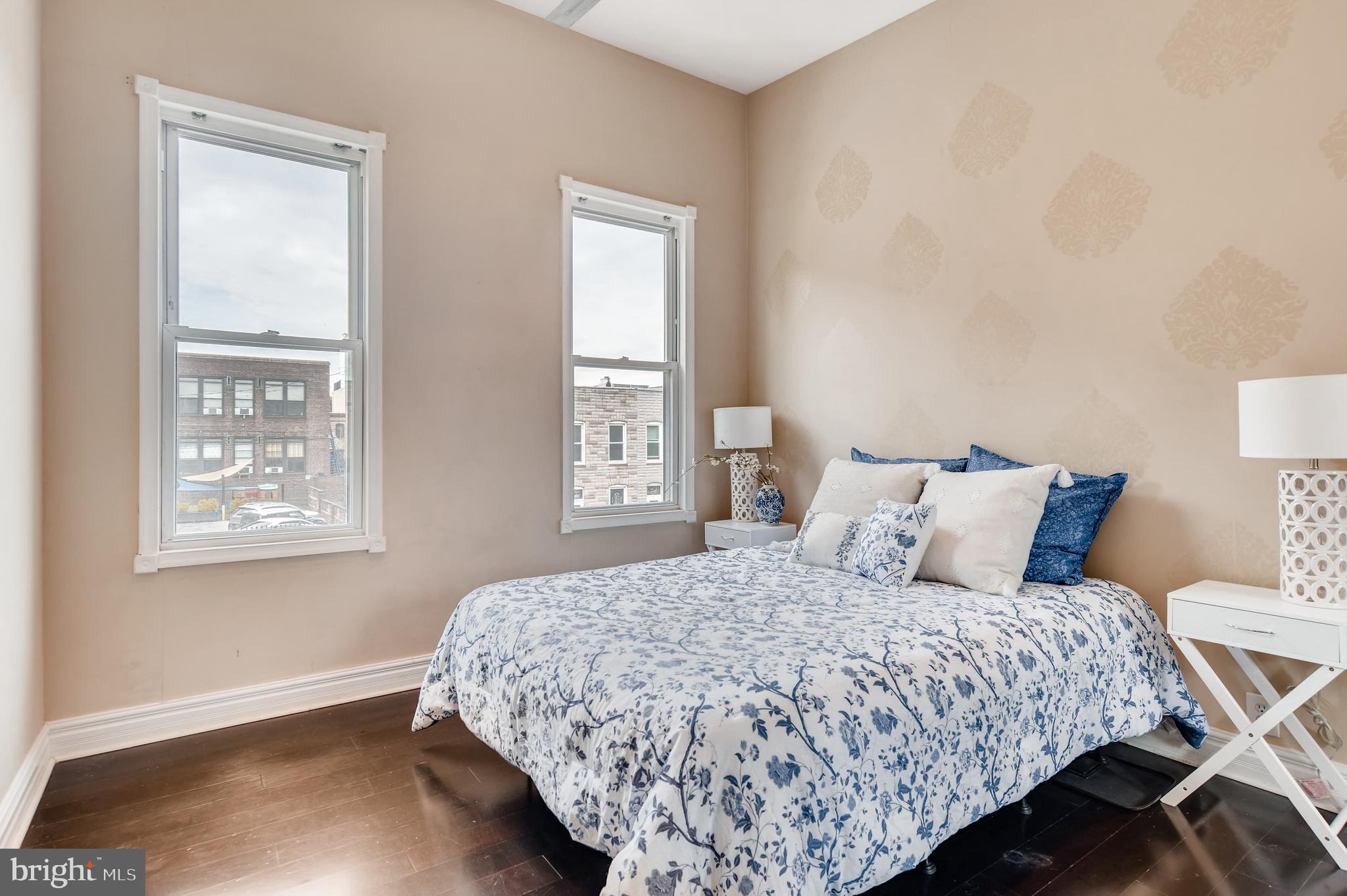 LOCUST POINT - Residential