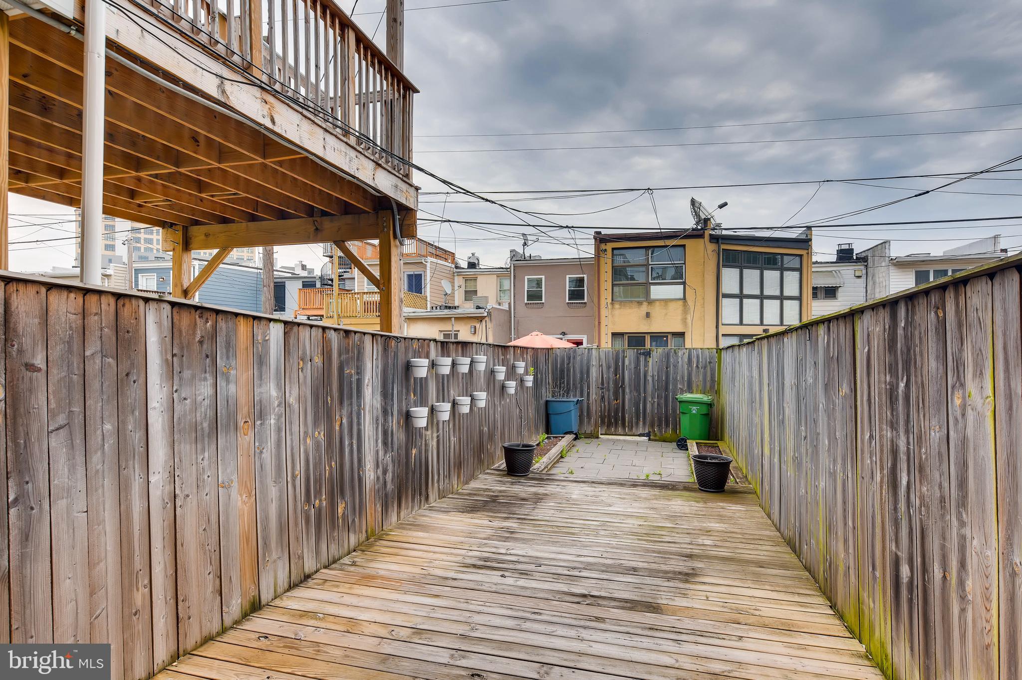 LOCUST POINT - Residential