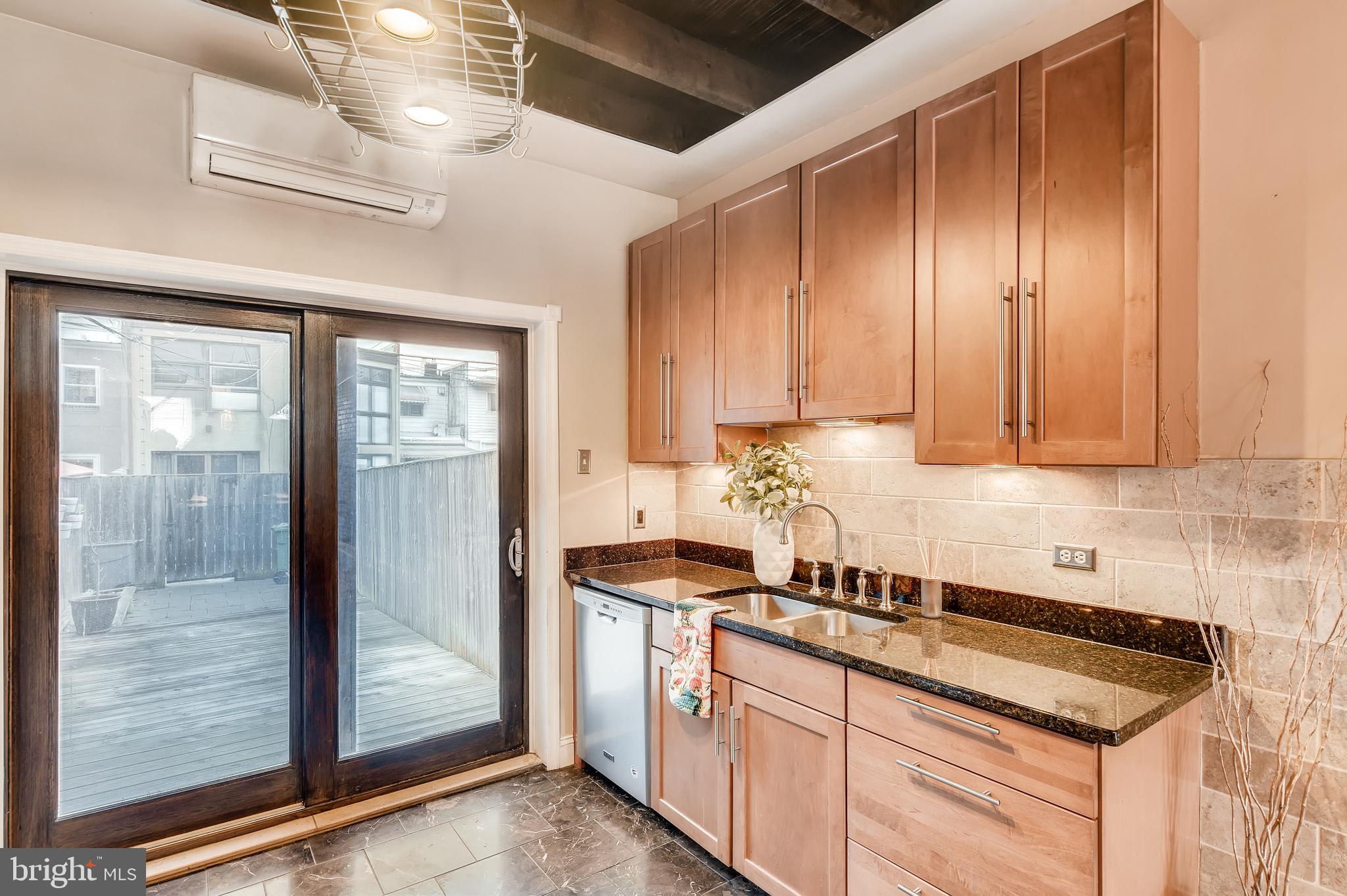 LOCUST POINT - Residential