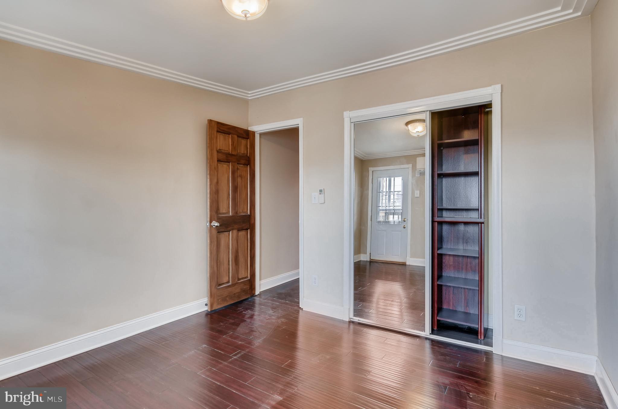 LOCUST POINT - Residential