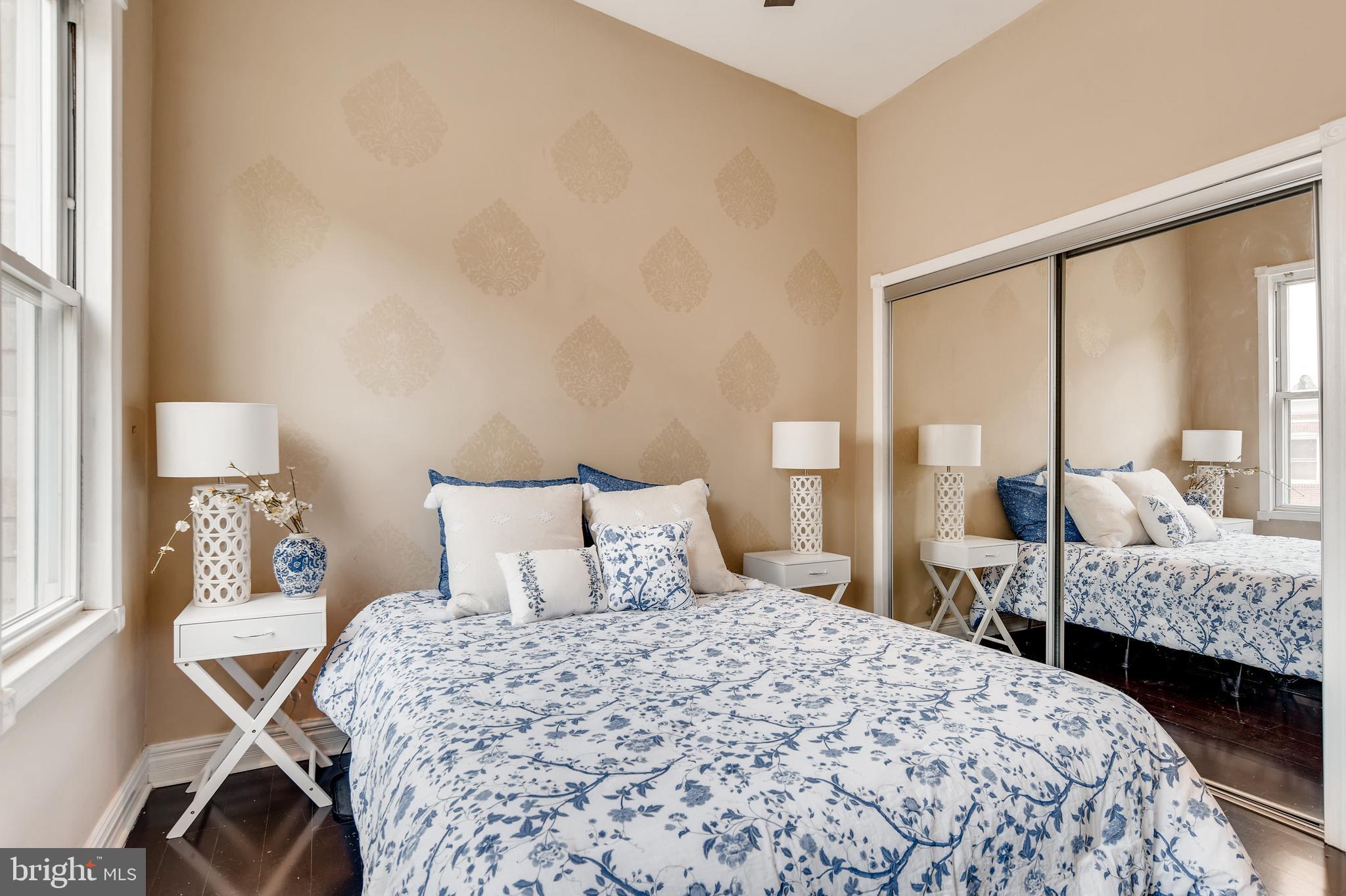 LOCUST POINT - Residential