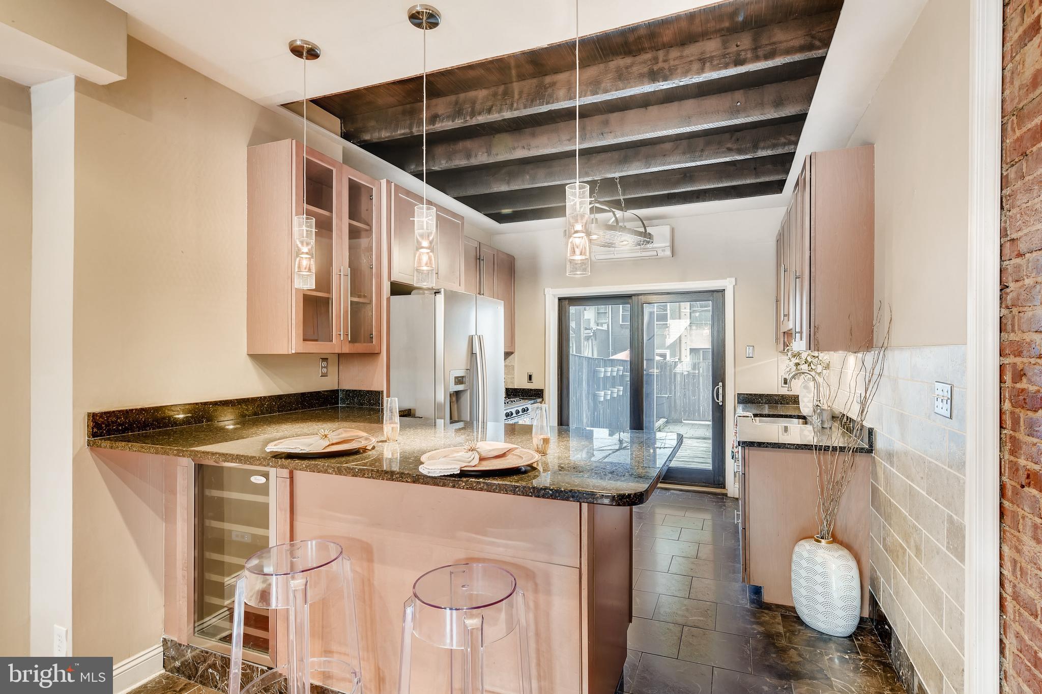 LOCUST POINT - Residential