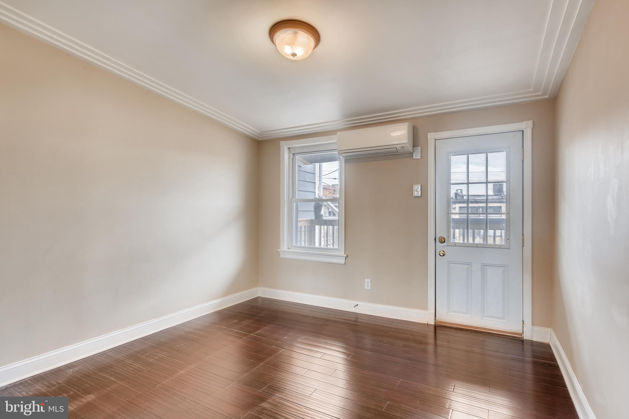 LOCUST POINT - Residential