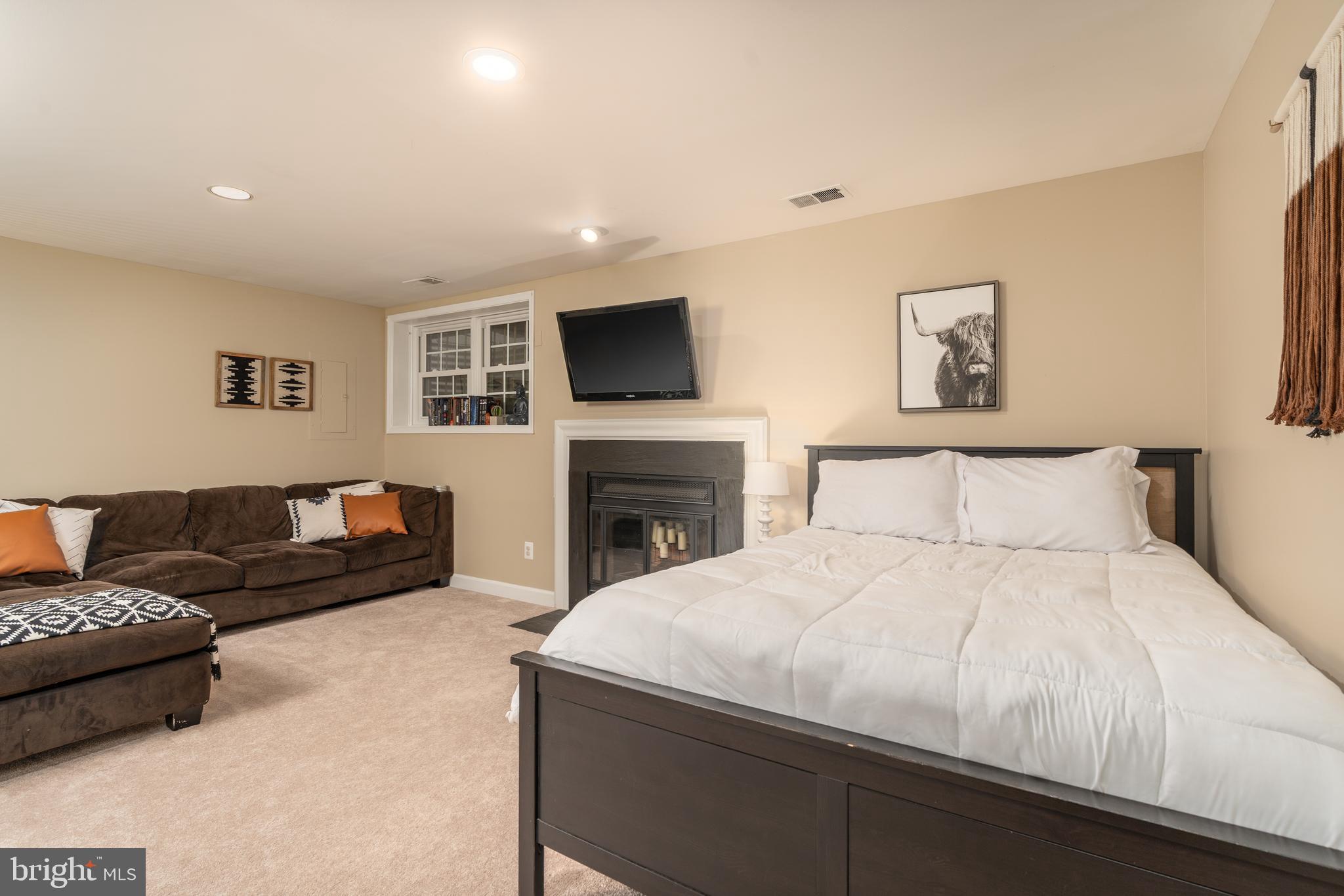 3560 S GEORGE MASON DRIVE 16
