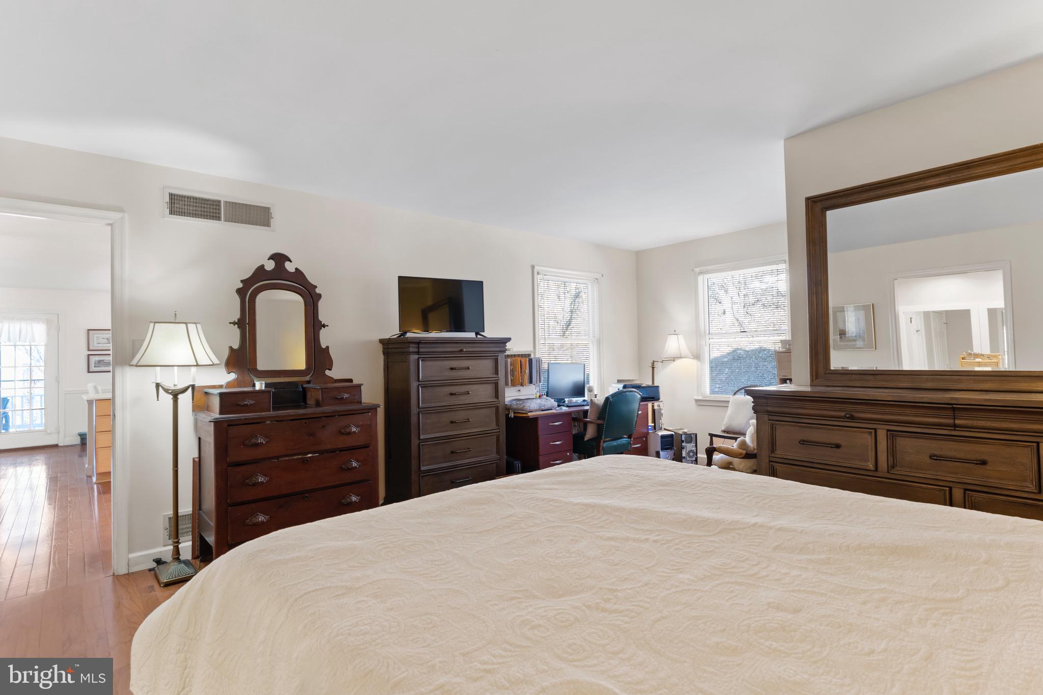 COUNTRY CLUB PARK - Residential