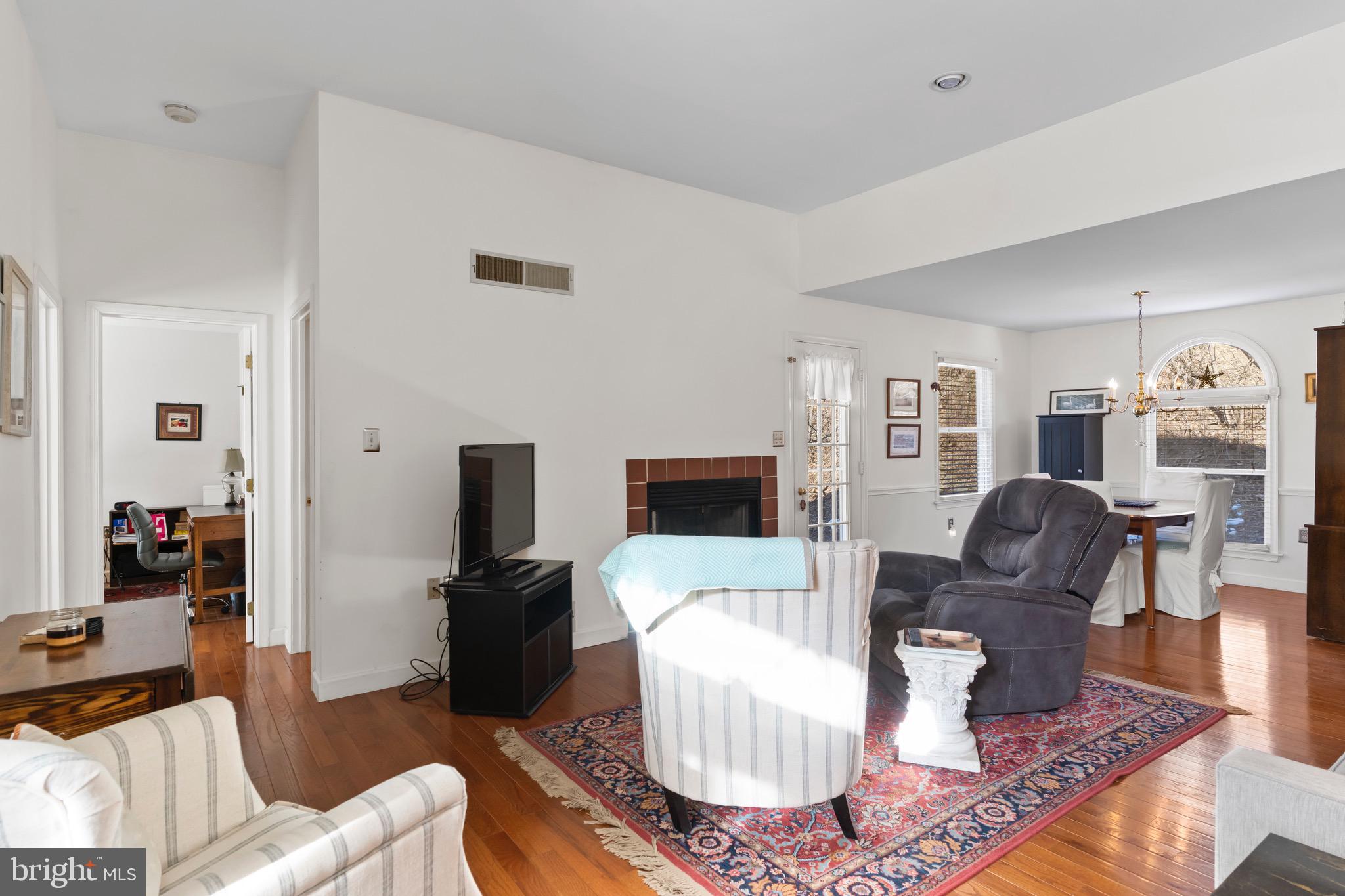 COUNTRY CLUB PARK - Residential