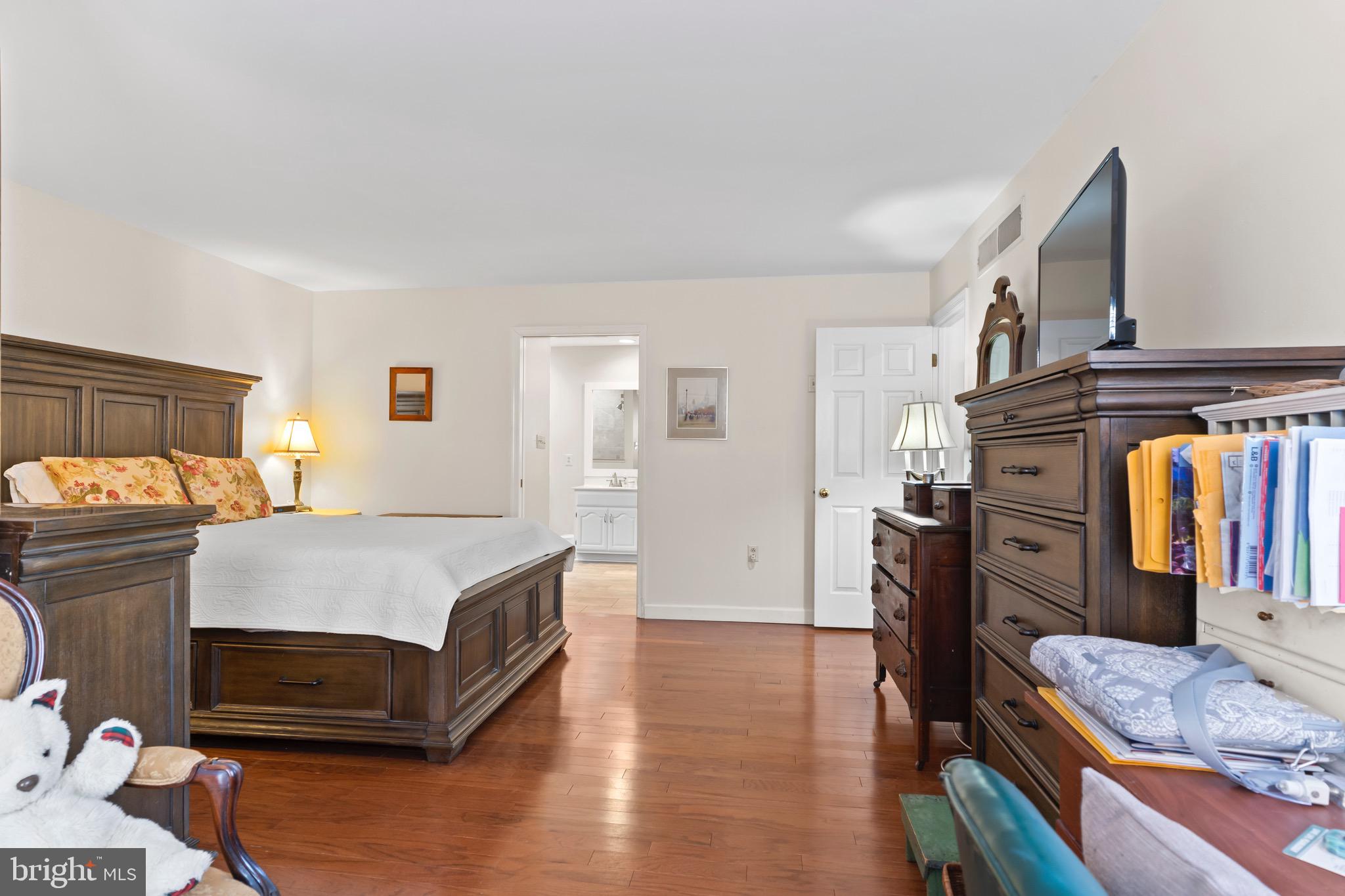 COUNTRY CLUB PARK - Residential