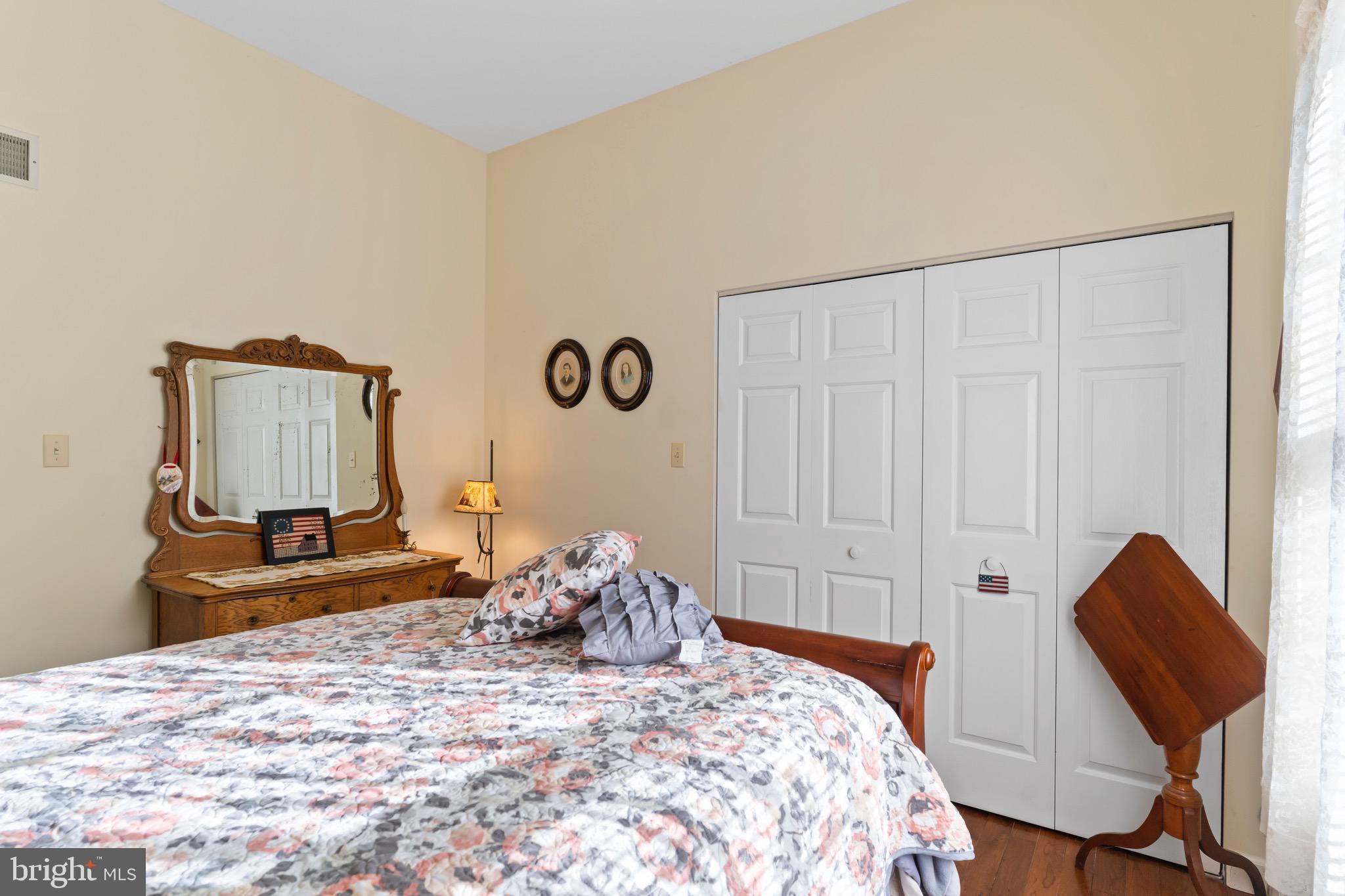 COUNTRY CLUB PARK - Residential