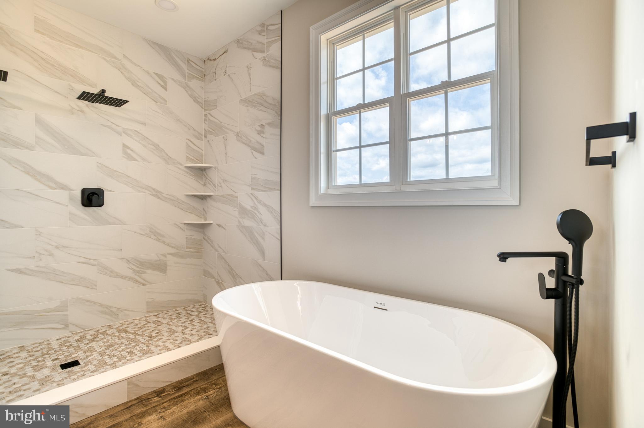 LANDS END AT LAKE ANNA - Residential