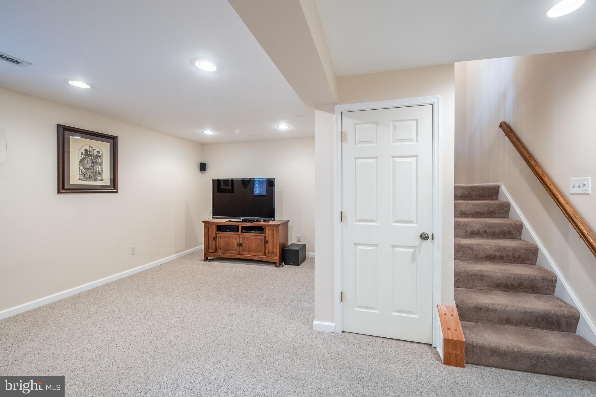 POTOMAC CROSSING - Residential