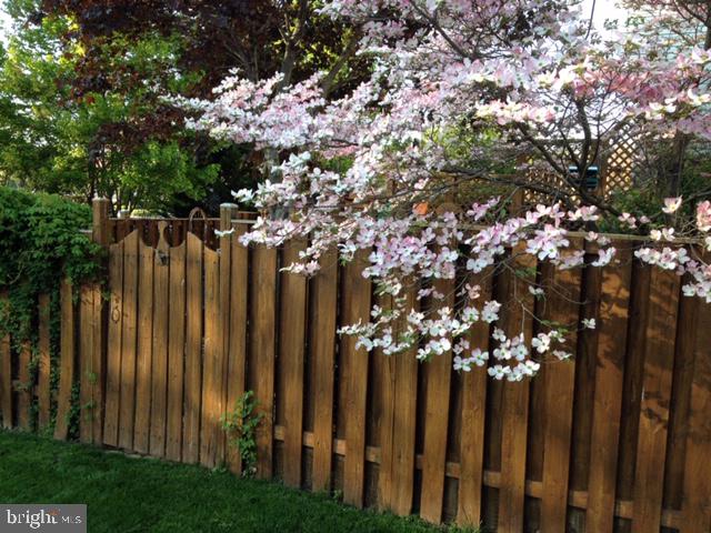 POTOMAC CROSSING - Residential