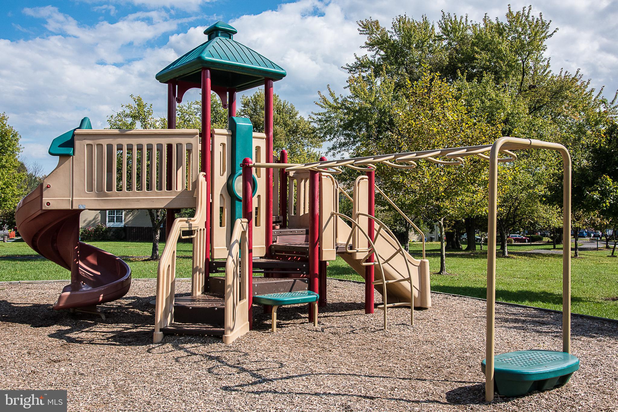 POTOMAC CROSSING - Residential