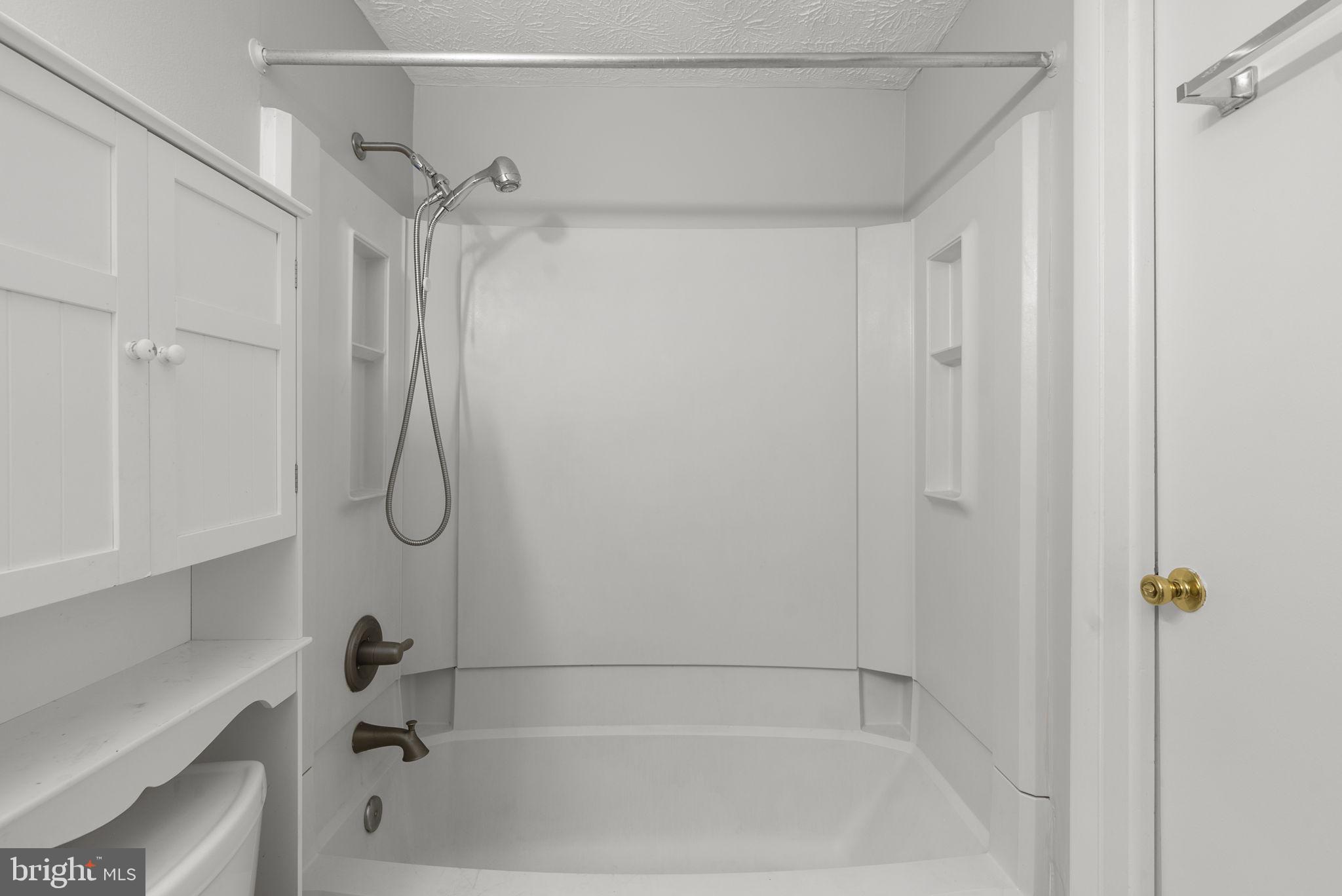 GREENCASTLE MANOR - Residential