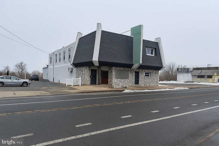 Discover an exceptional chance to own a fully turnkey restaurant and bar in a high‑visibility location.  Two Dining Rooms, Banquet Room and a Beautiful Bar.  Currently the home of a very popular Seafood Restaurant & Bar, this property comes complete with all existing equipment, furnishings, and fixtures—offering a seamless transition for your next culinary or hospitality venture. Includes commercial kitchen appliances, bar equipment, refrigeration, prep stations, and dining furniture. Everything you need to open and operate from day one. Flexible floor plan ideal for dining, entertainment, private events, or rebranding to suit your concept. Rare, high‑capacity parking, with  65 parking spaces, that easily accommodates guests during peak hours and special events. Excellent visibility and accessibility, surrounded by established businesses and a strong customer base. Perfect for restaurateurs, investors, or operators looking to expand with minimal startup costs. Whether you're launching a new concept or expanding an existing brand, this property delivers the space, equipment, and location to make it happen.  Property also includes an apartment for an added revenue stream. Opportunities like this don’t come around often. 
*Liquor License included 
**Please do not visit property without an appointment with Listing Agent. If visiting as a customer, please do not talk to the staff regarding the sale.