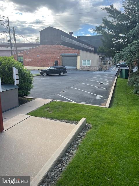 523 Rear W CHOCOLATE AVENUE