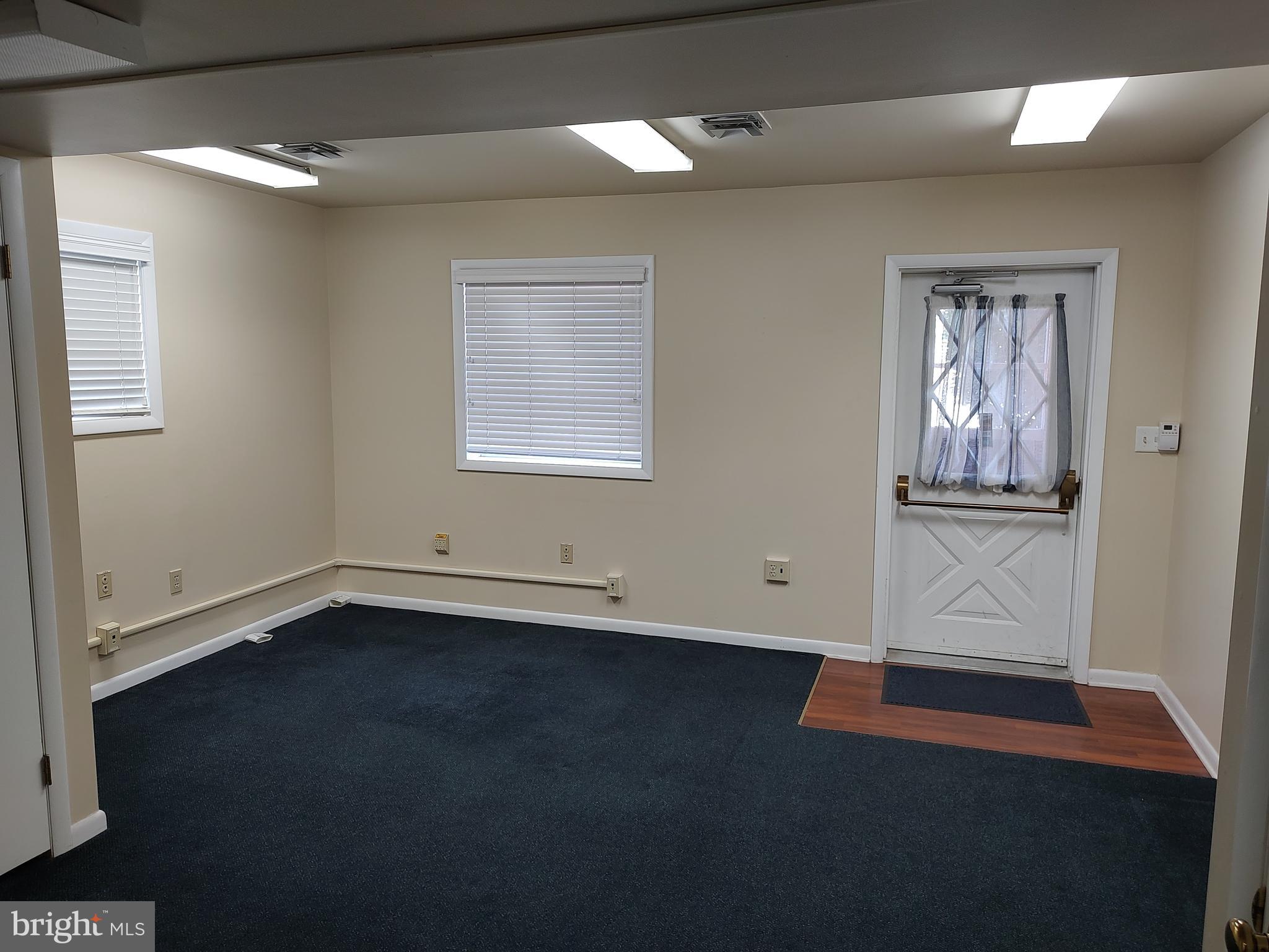 523 Rear W CHOCOLATE AVENUE