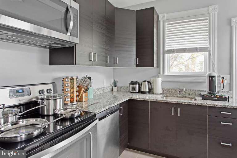 OLD TOWN ALEXANDRIA - Residential Lease