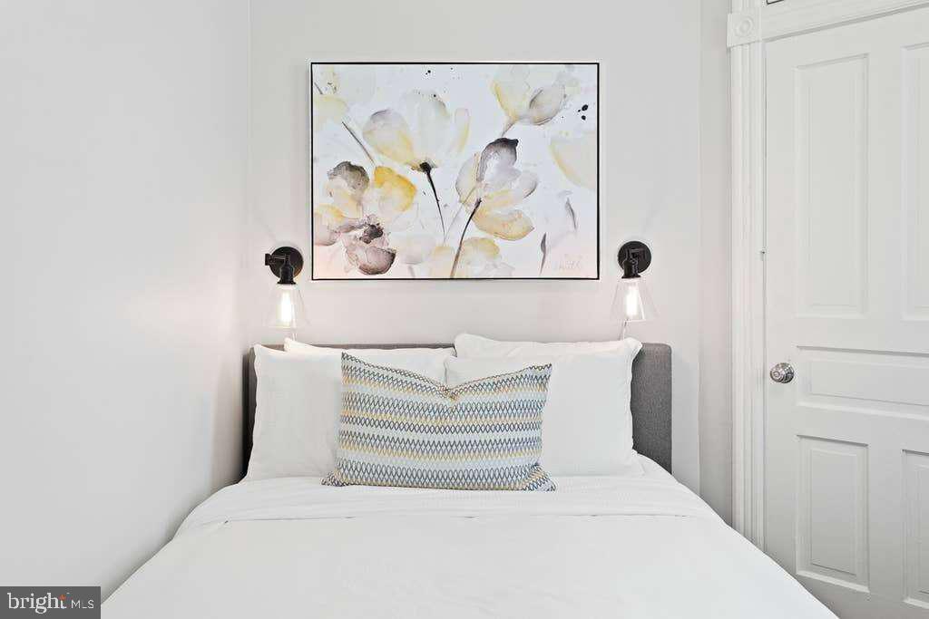 OLD TOWN ALEXANDRIA - Residential Lease