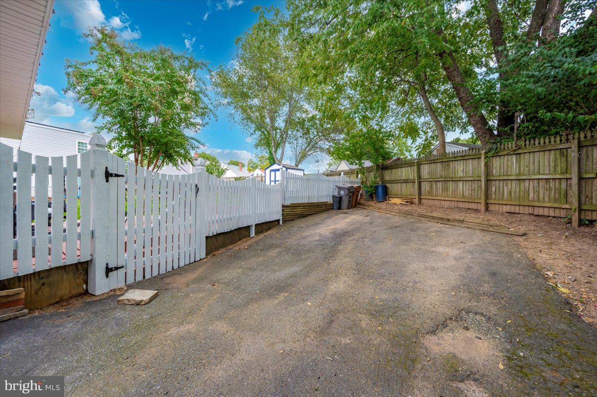 ROCKCREST - Residential