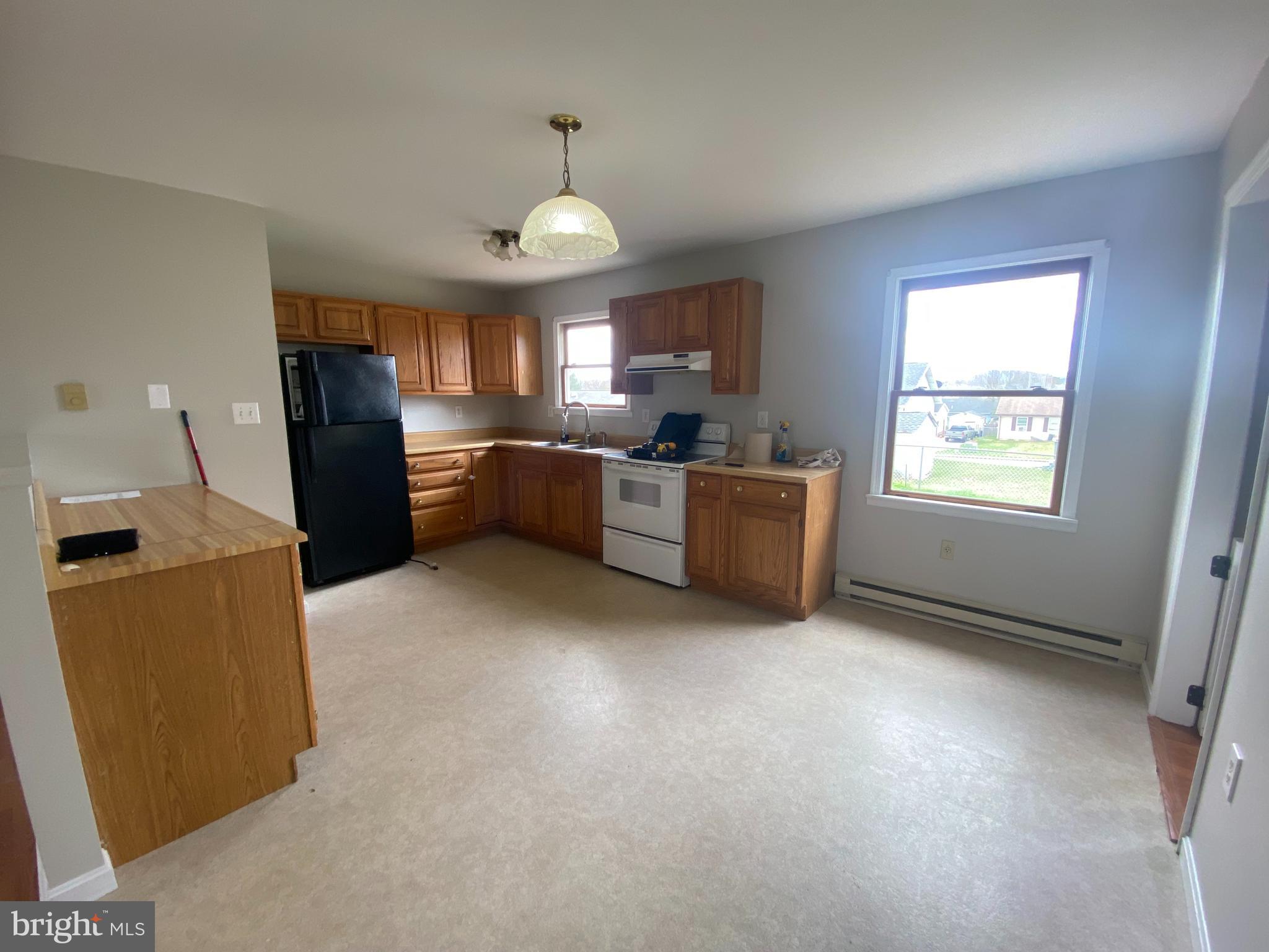 PATRICK HENRY ESTATES - Residential Lease