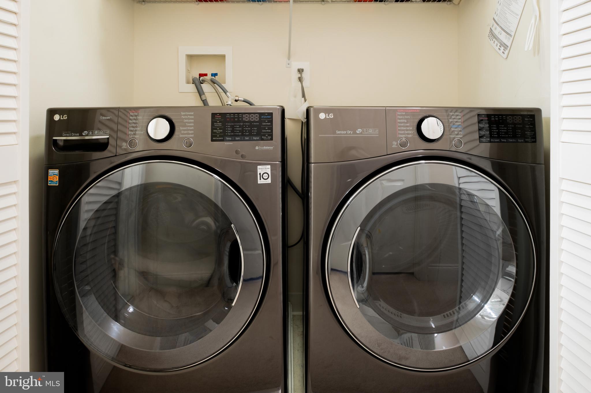 NAVAL SQUARE - Residential Lease