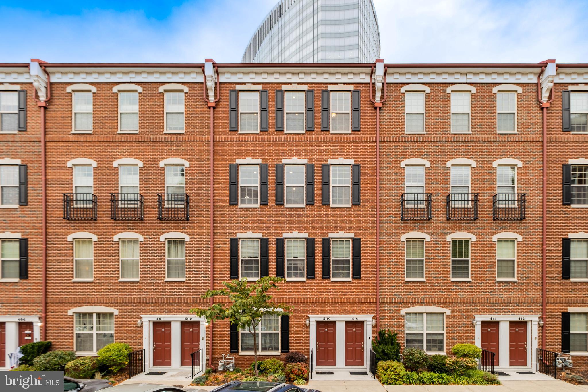 NAVAL SQUARE - Residential Lease