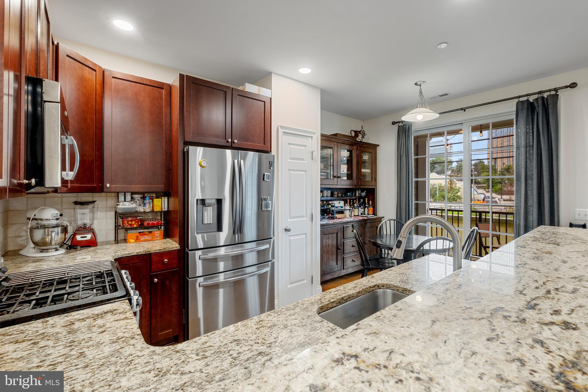 NAVAL SQUARE - Residential Lease