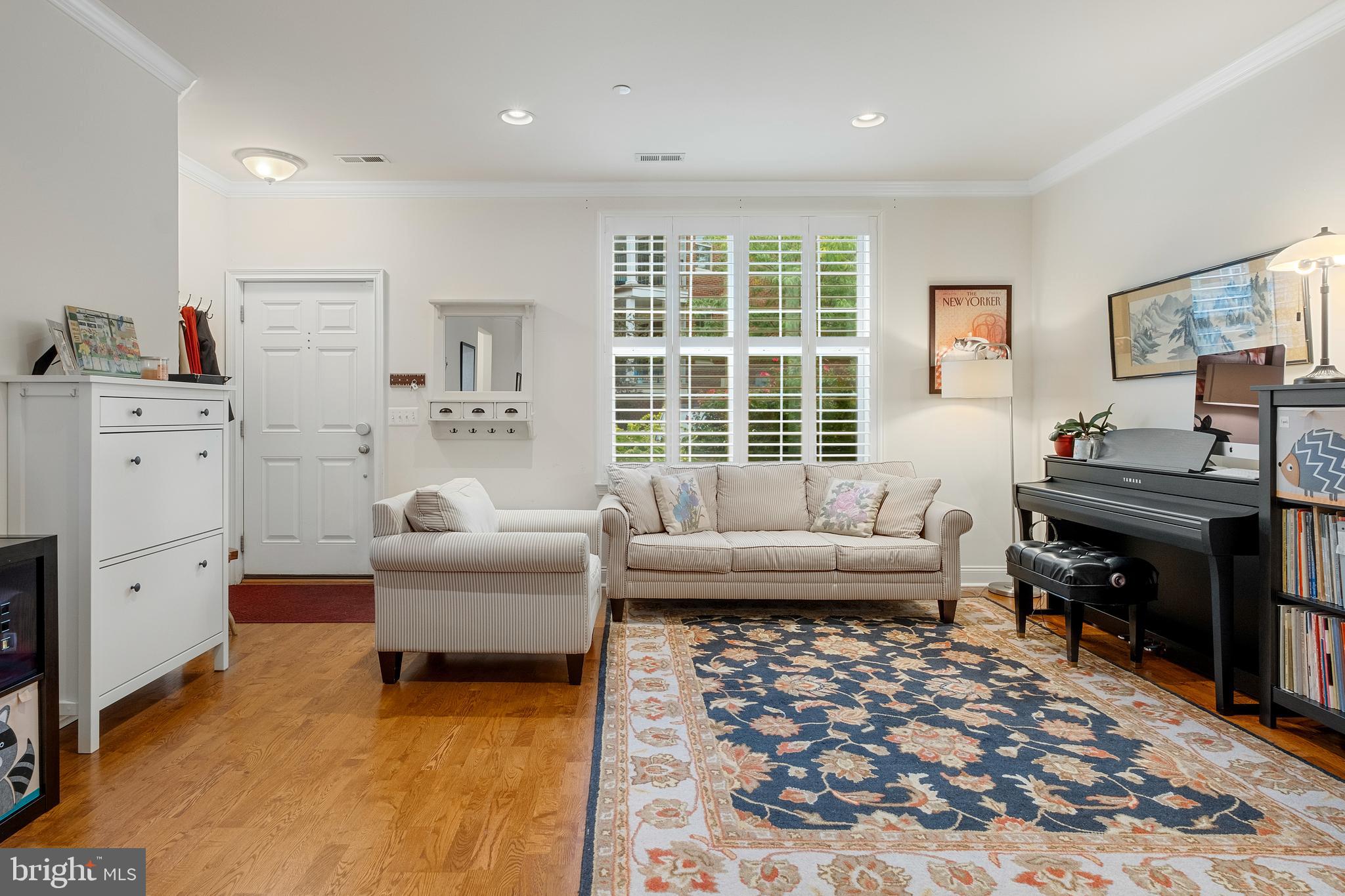 NAVAL SQUARE - Residential Lease