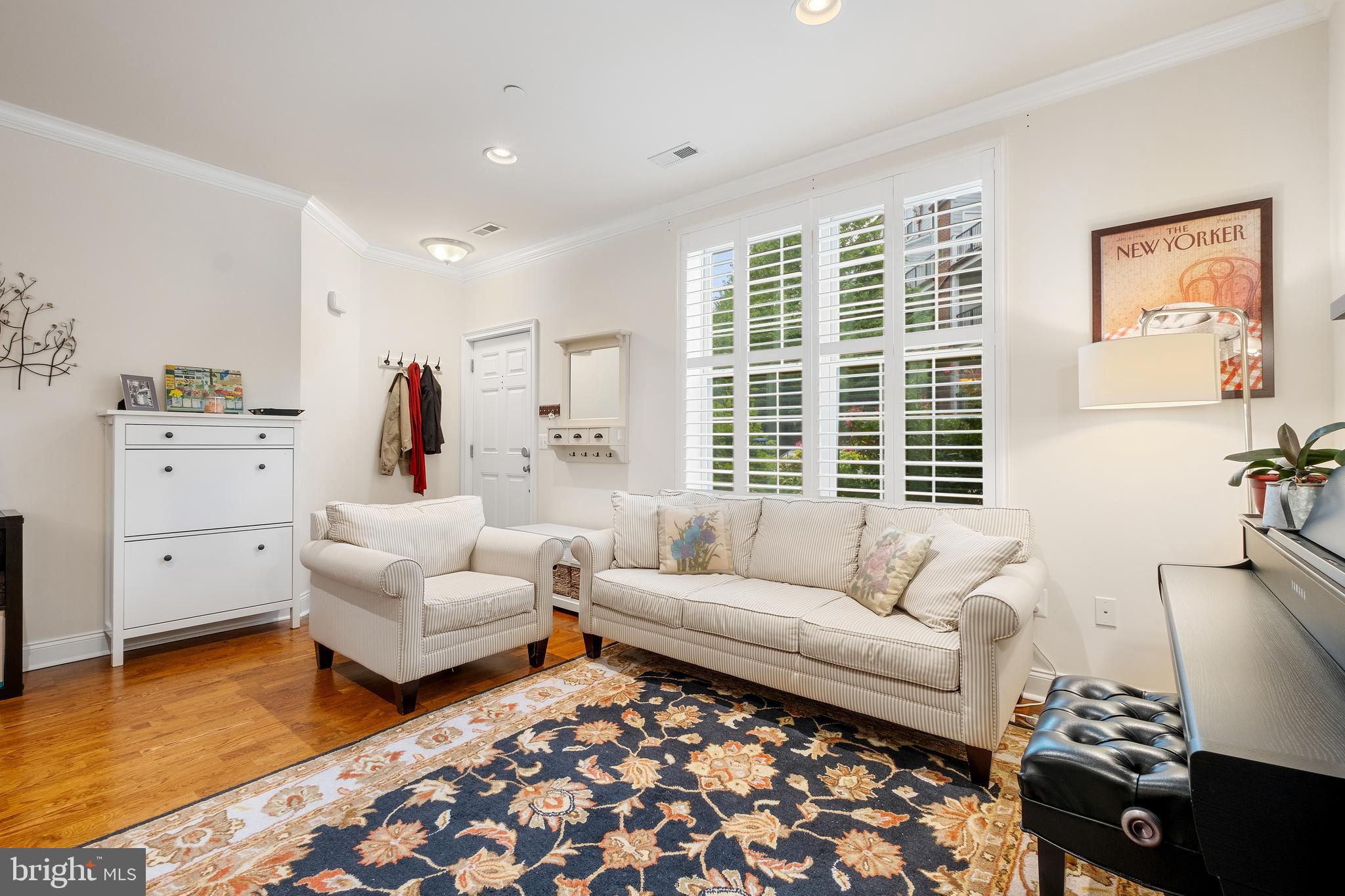 NAVAL SQUARE - Residential Lease