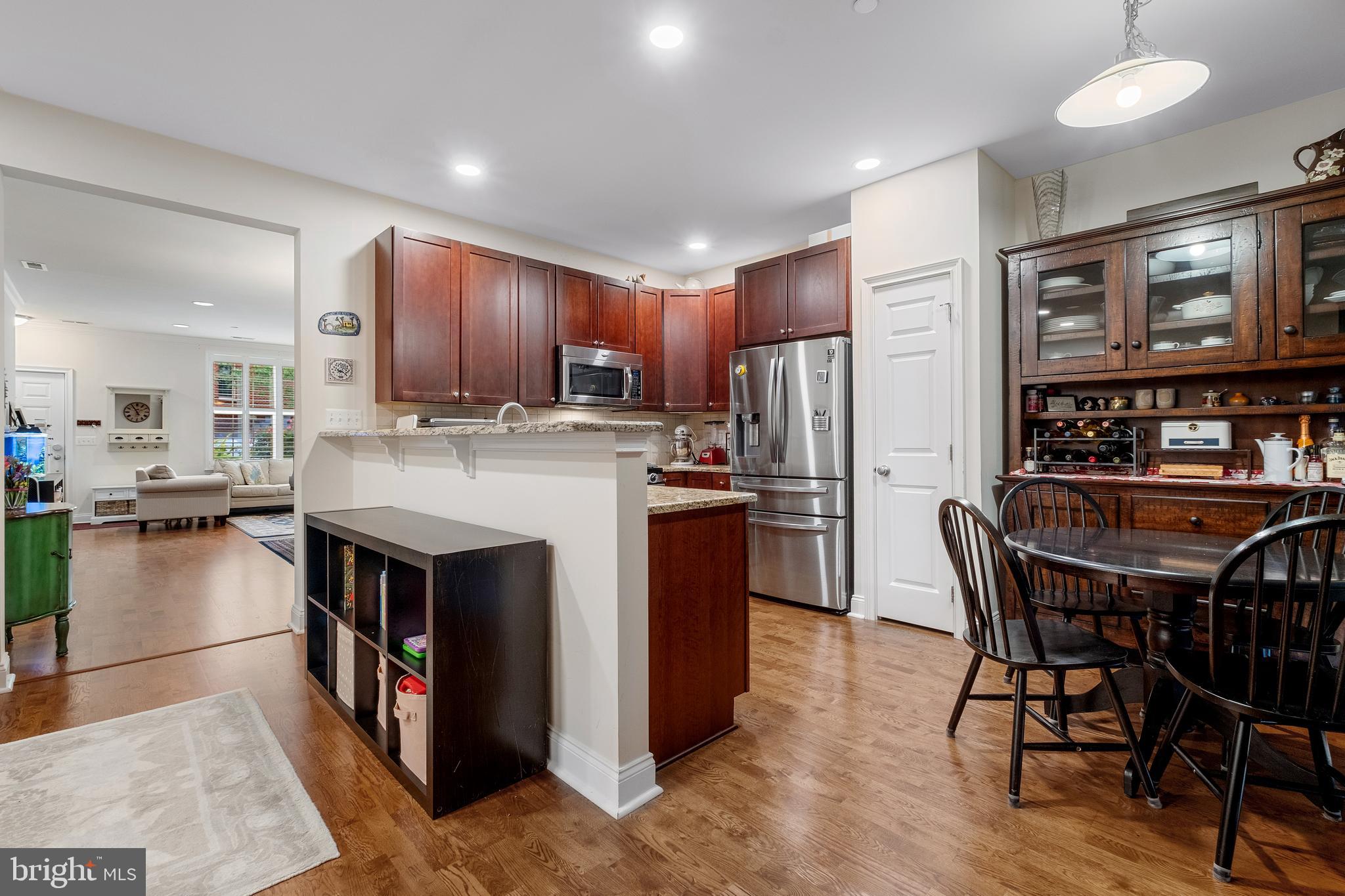 NAVAL SQUARE - Residential Lease