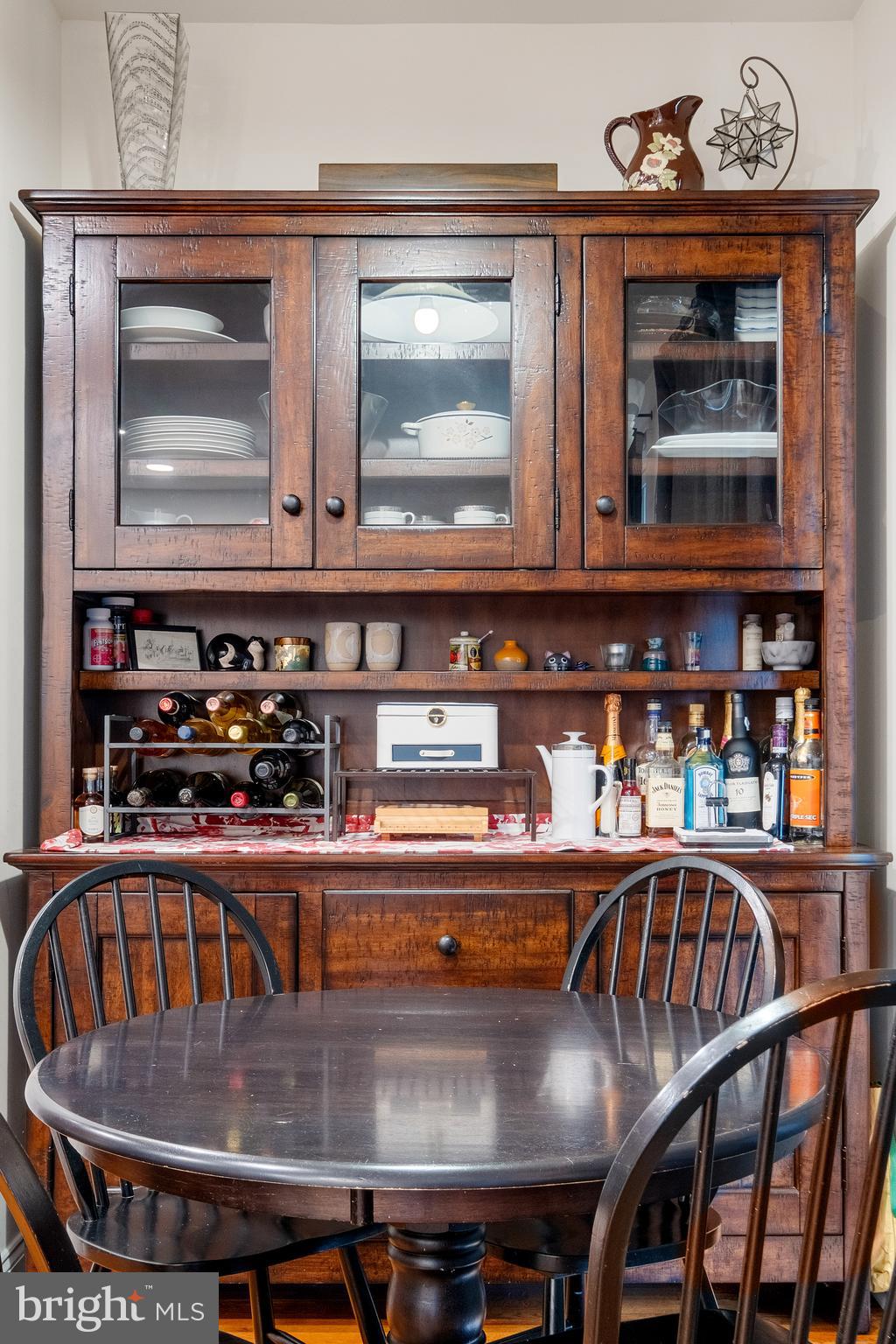 NAVAL SQUARE - Residential Lease