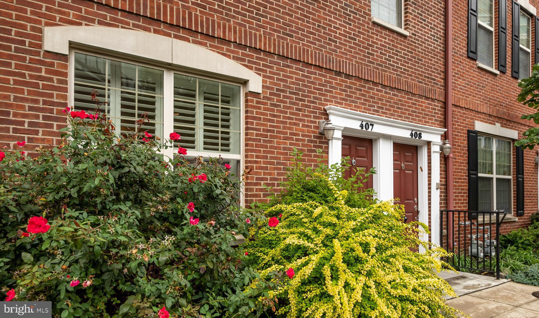 NAVAL SQUARE - Residential Lease