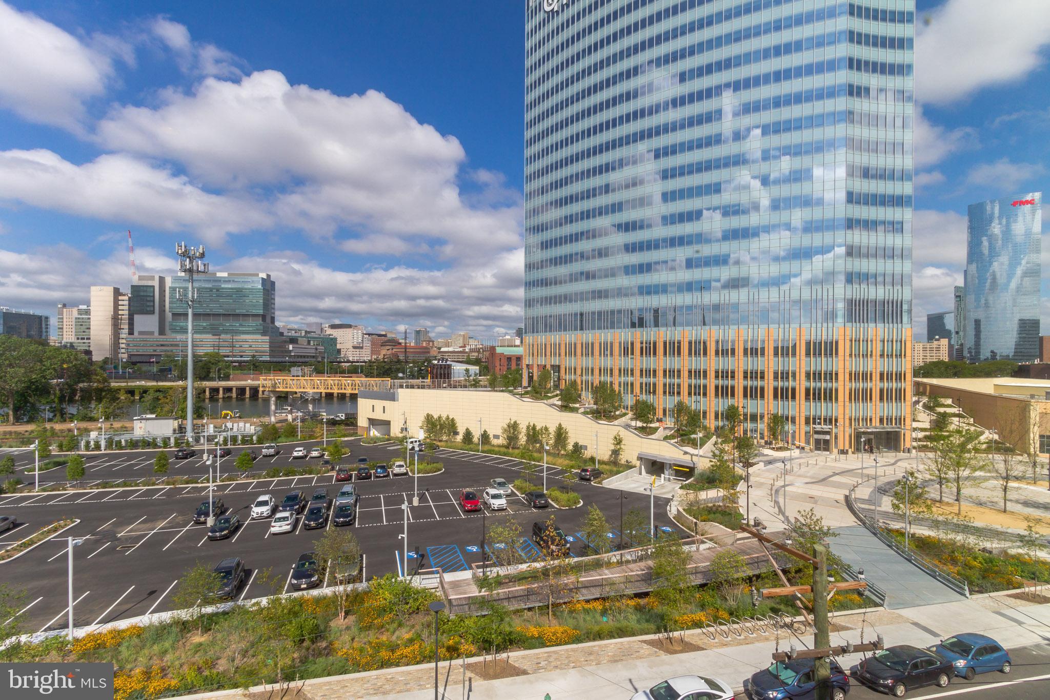 NAVAL SQUARE - Residential Lease