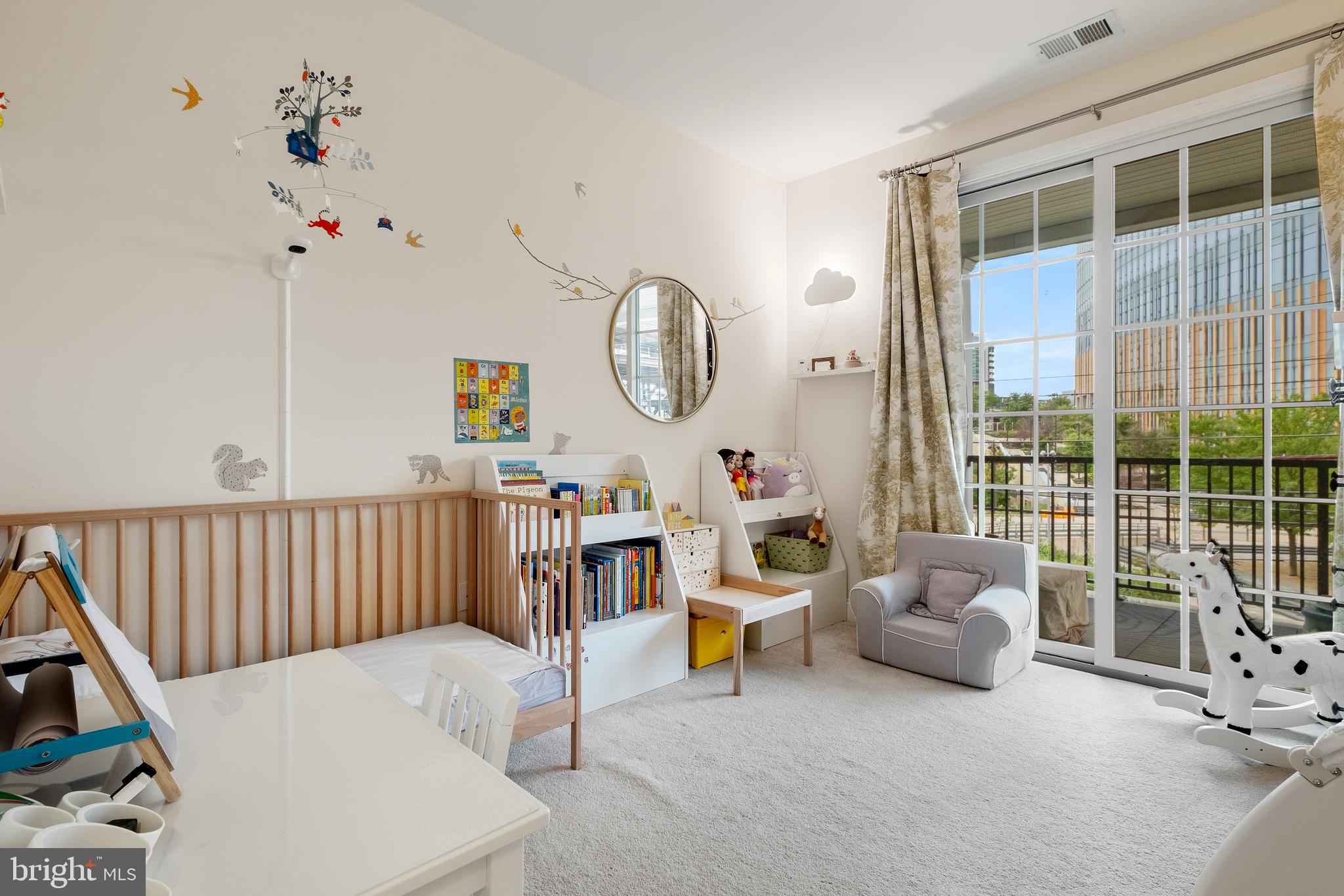 NAVAL SQUARE - Residential Lease